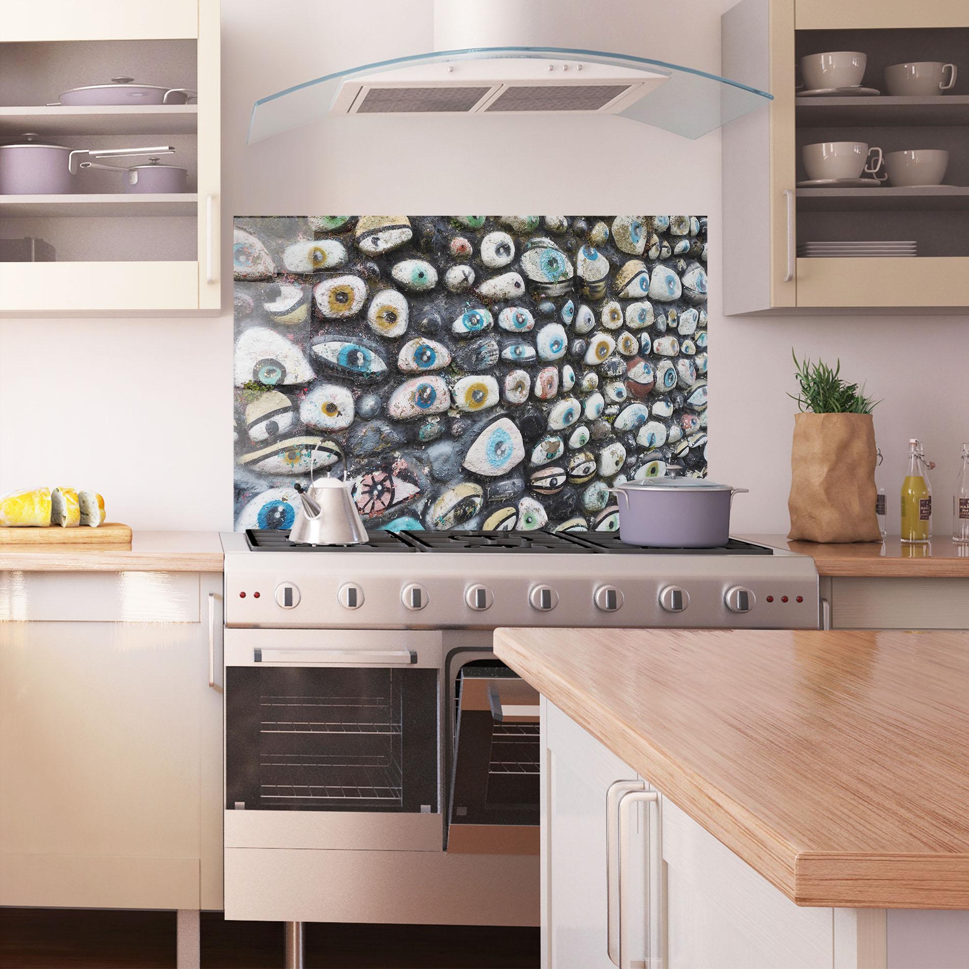Küchenrückwand Glas Eyes On Stones mockup 1