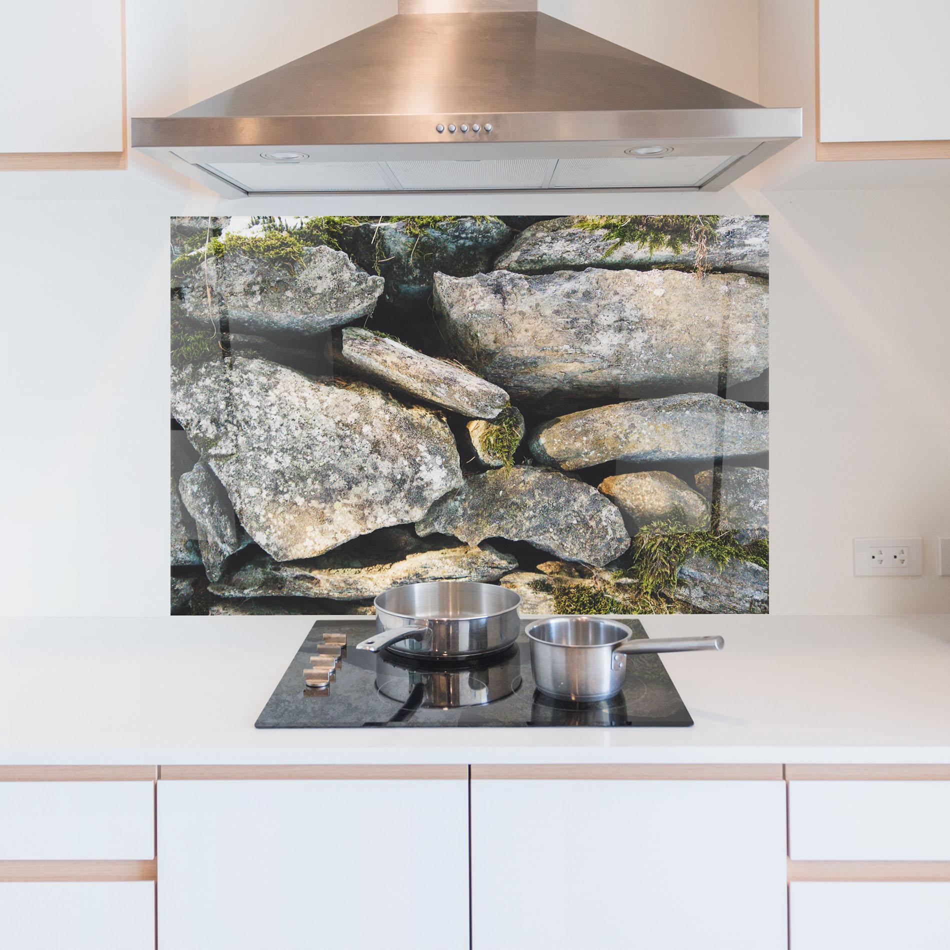 Küchenrückwand Glas Stone In Nature mockup 5