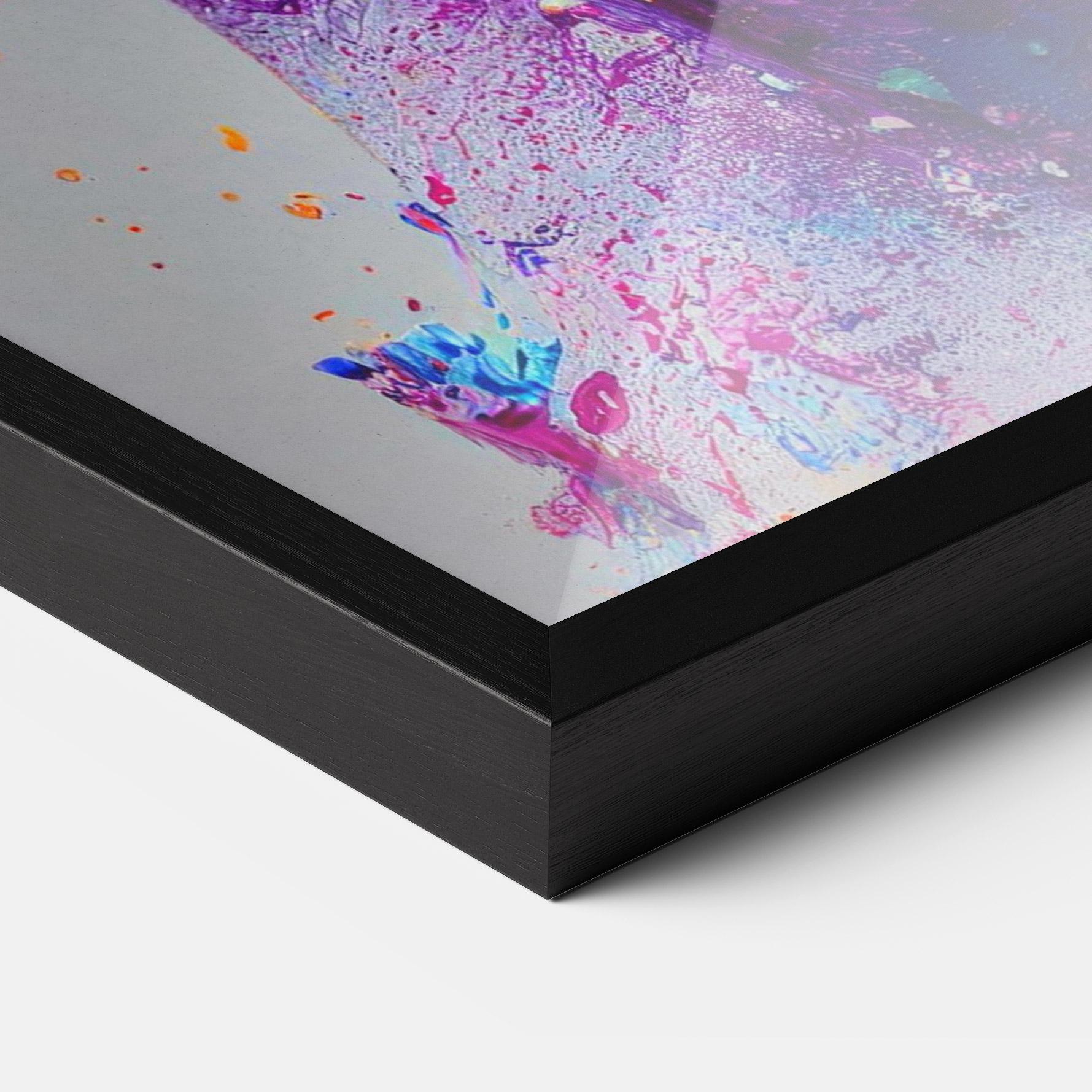 Gerahmte Poster Abstract Purple Face mockup 3