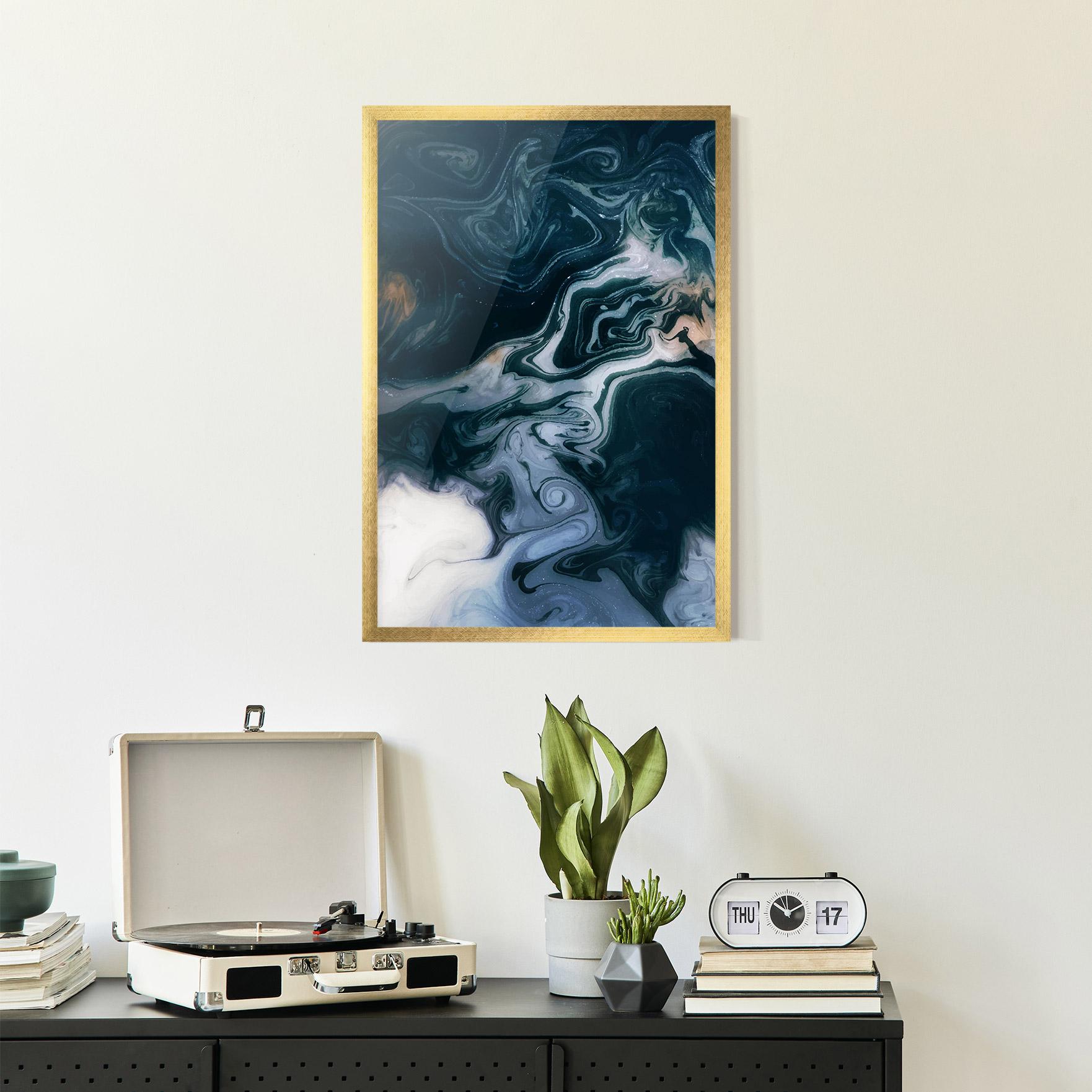 Gerahmte Poster Dark Blue With White mockup 2