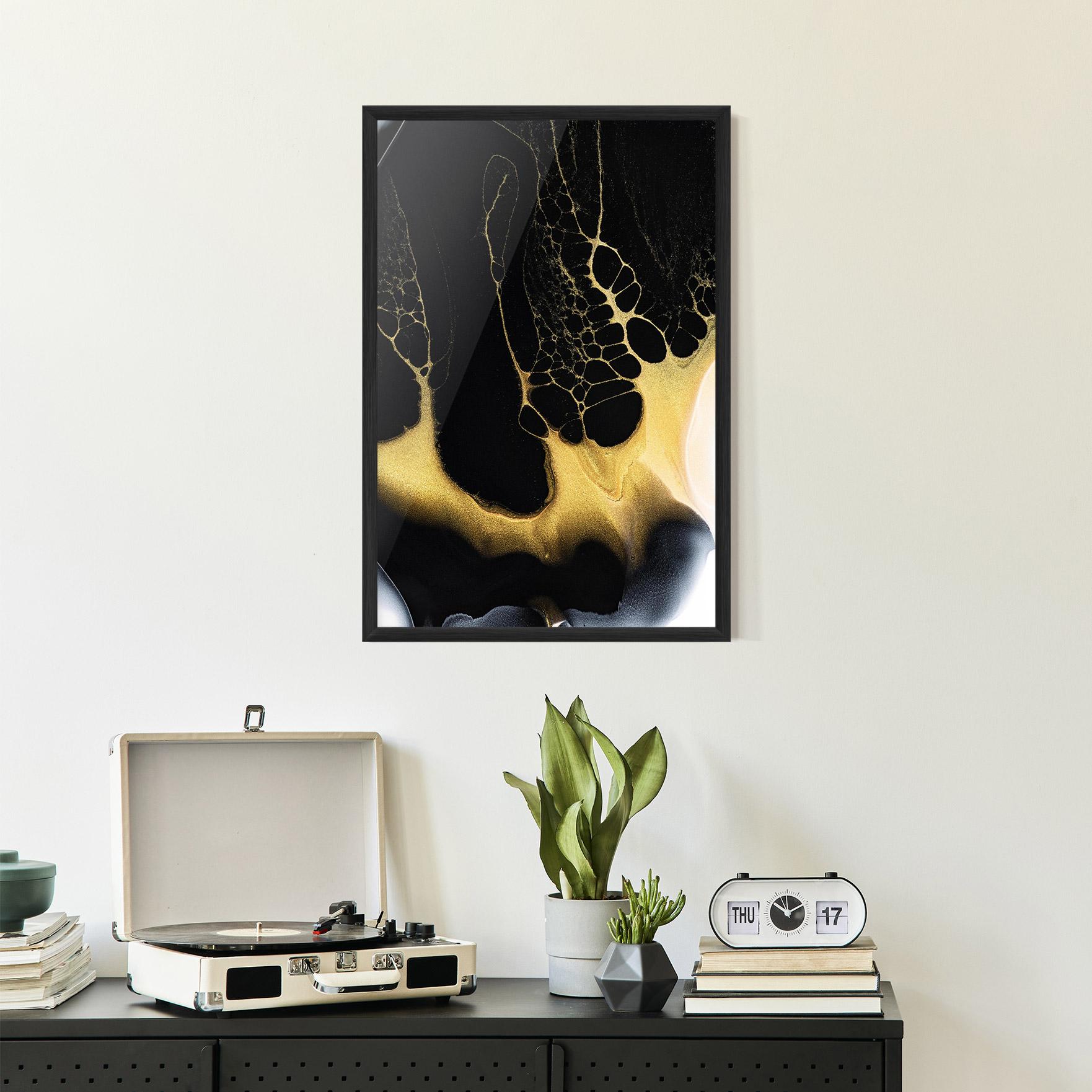 Gerahmte Poster Black Golden Marble mockup 2