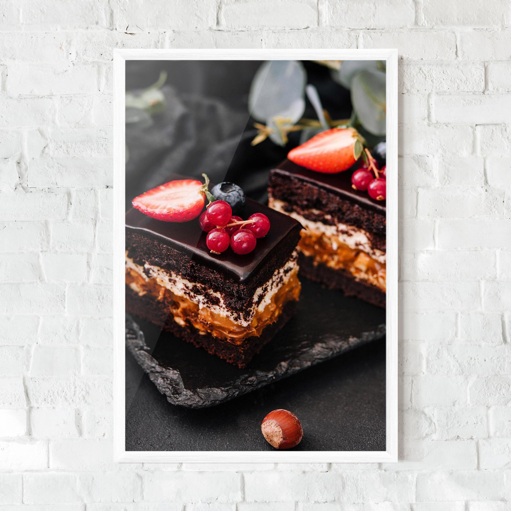 Gerahmte Poster Chocolate Berries Cake mockup 0
