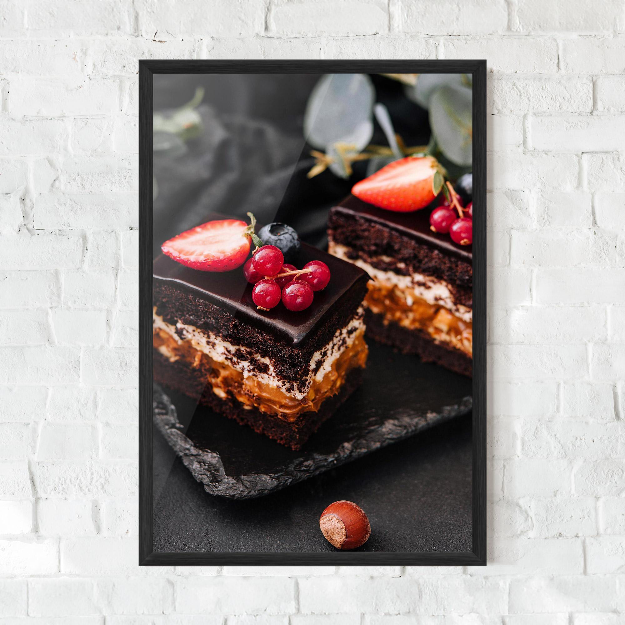 Gerahmte Poster Chocolate Berries Cake mockup 0