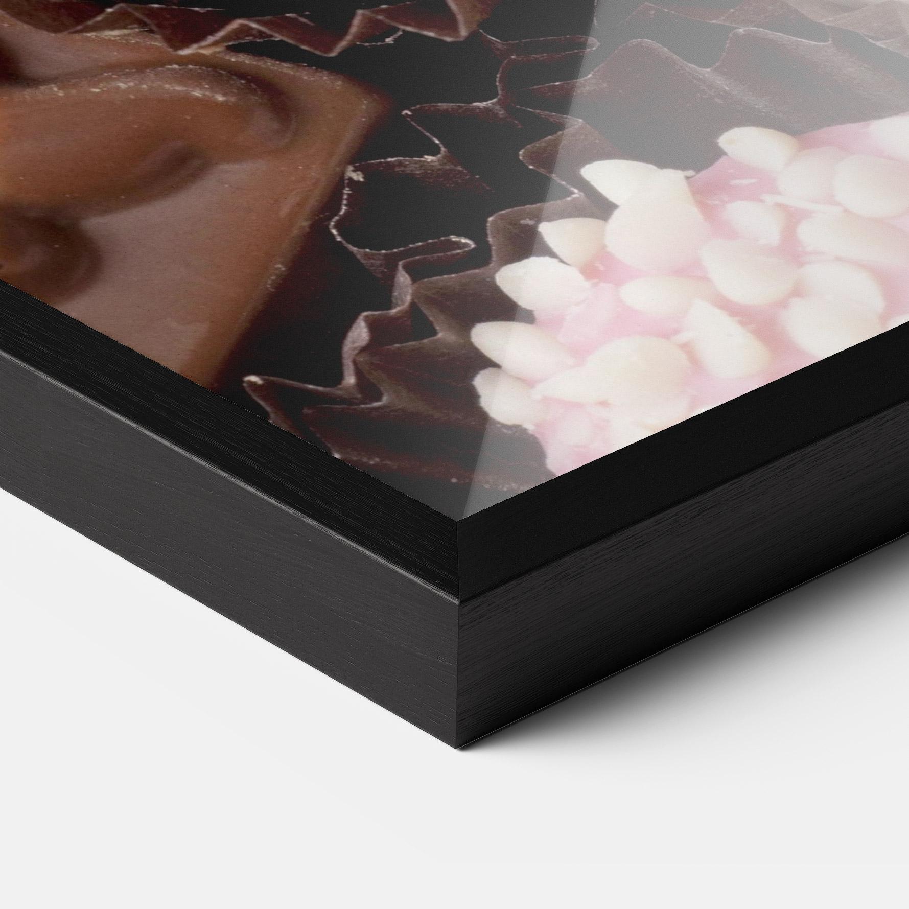 Gerahmte Poster Chocolate Bonbons mockup 3