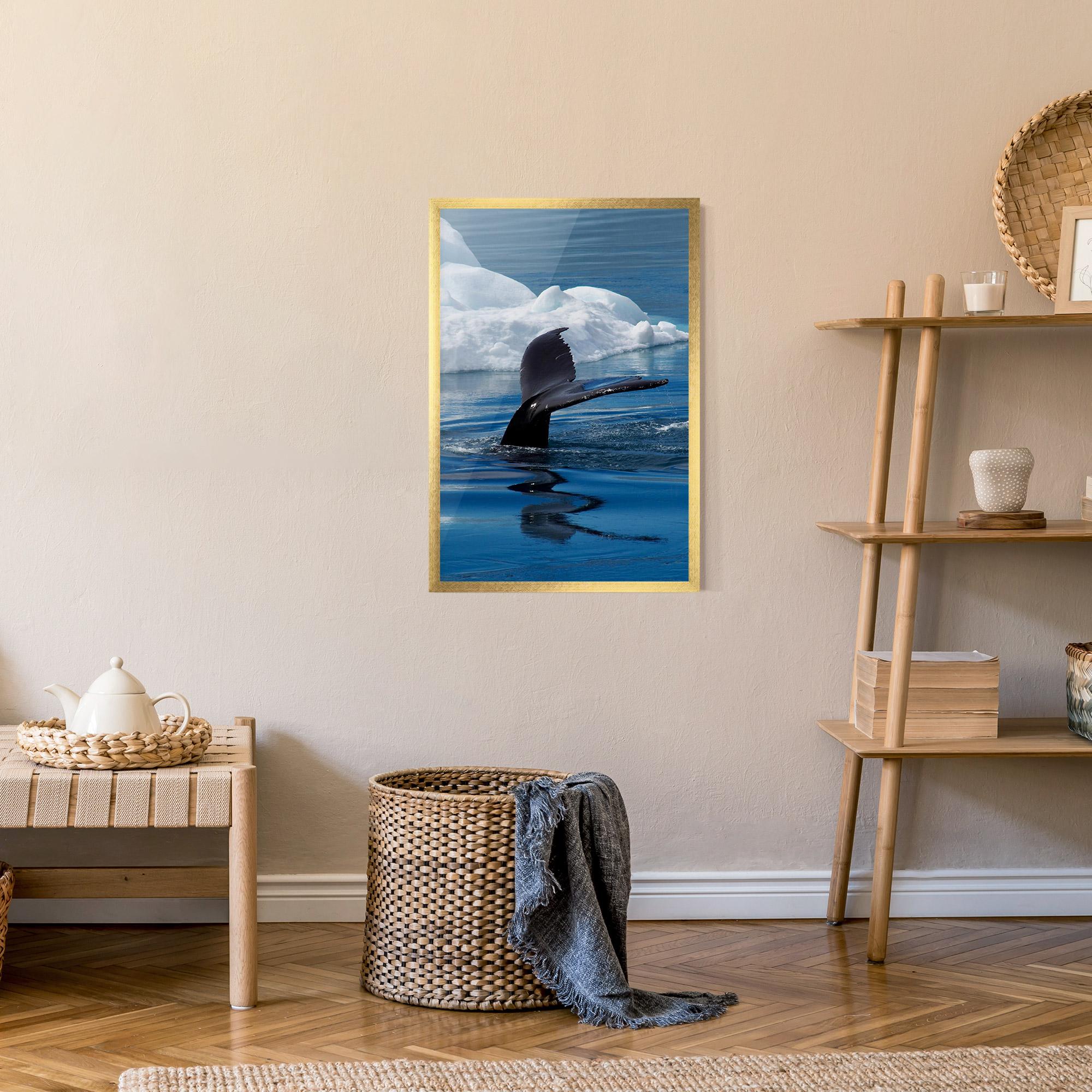 Gerahmte Poster Whale Tail mockup 9