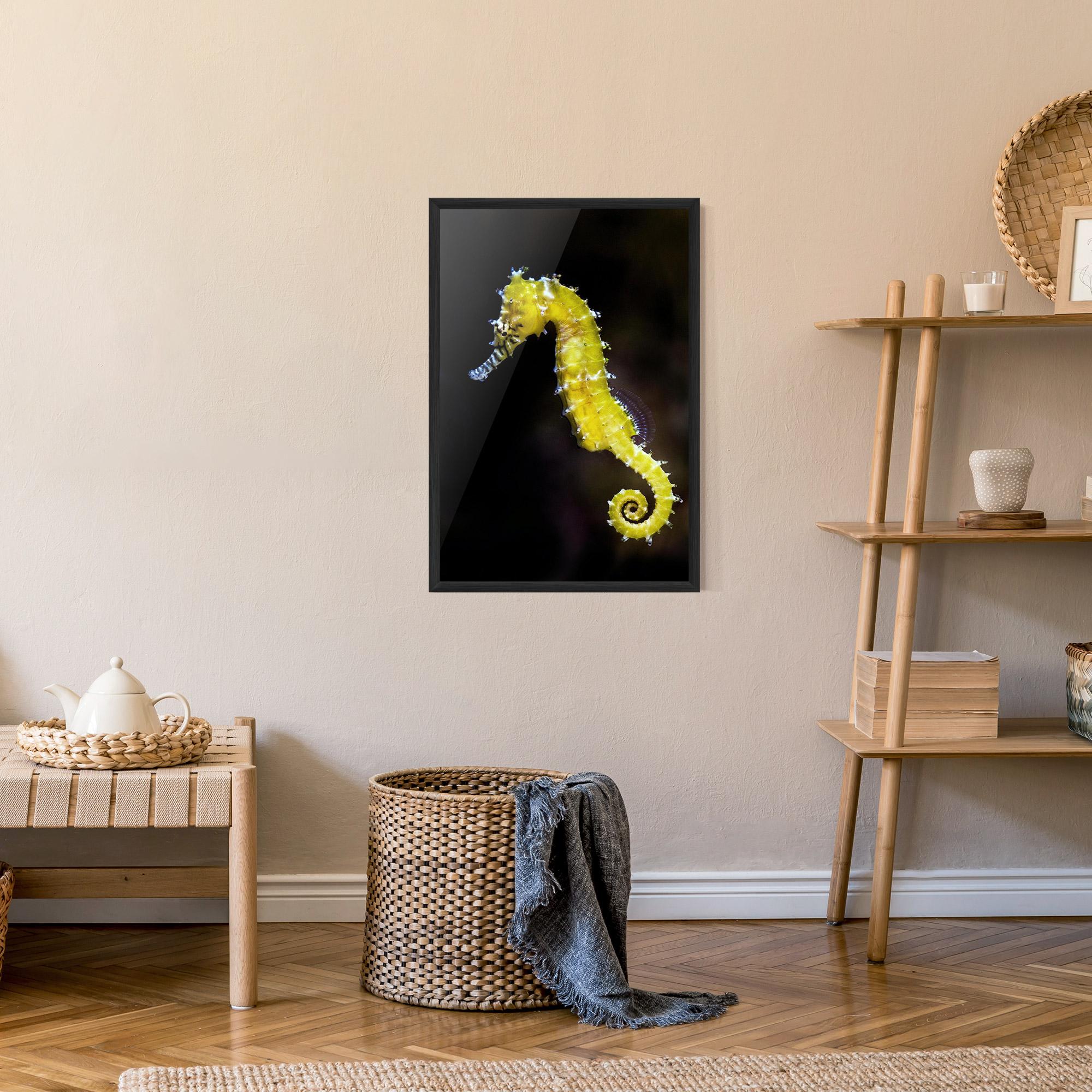 Gerahmte Poster Yellow Seahorse mockup 9