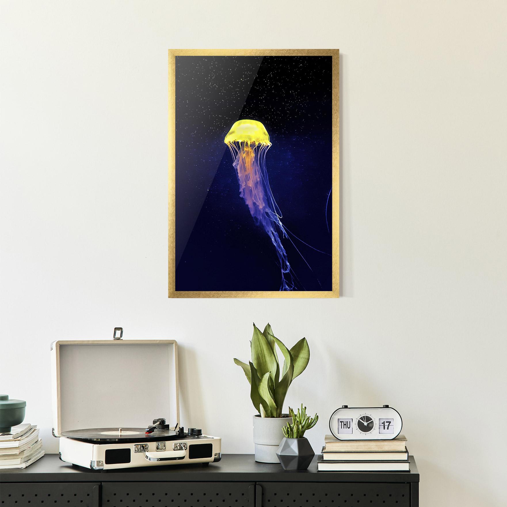 Gerahmte Poster Purple Jellyfish mockup 2