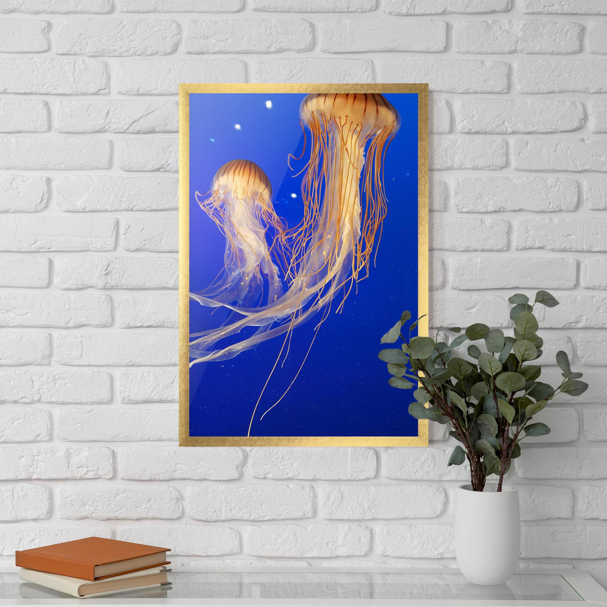 Gerahmte Poster Light Orange Jellyfish mockup 5