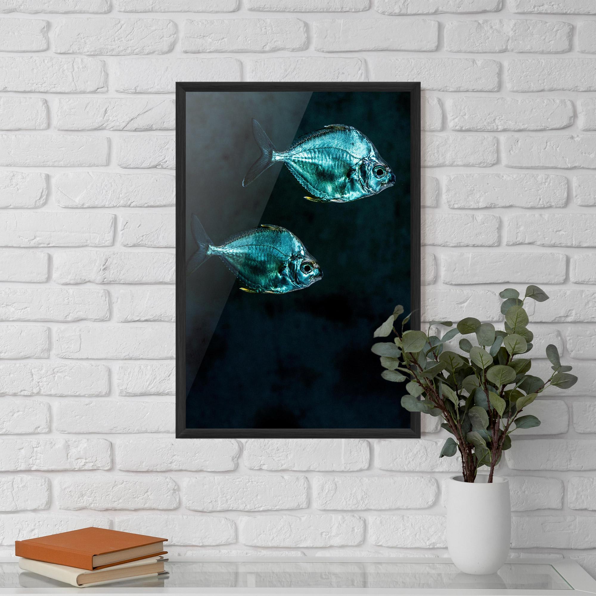 Gerahmte Poster Silver Fish mockup 5