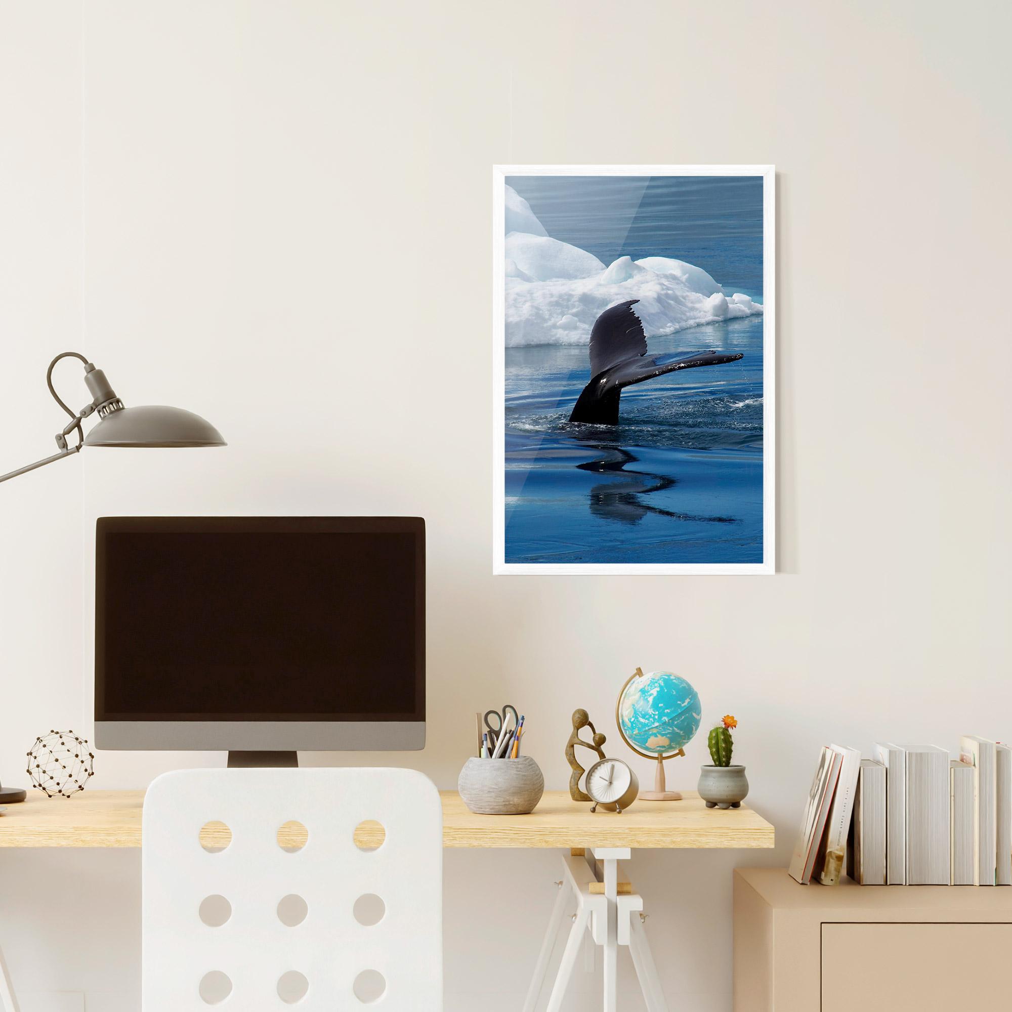 Gerahmte Poster Whale Tail mockup 6
