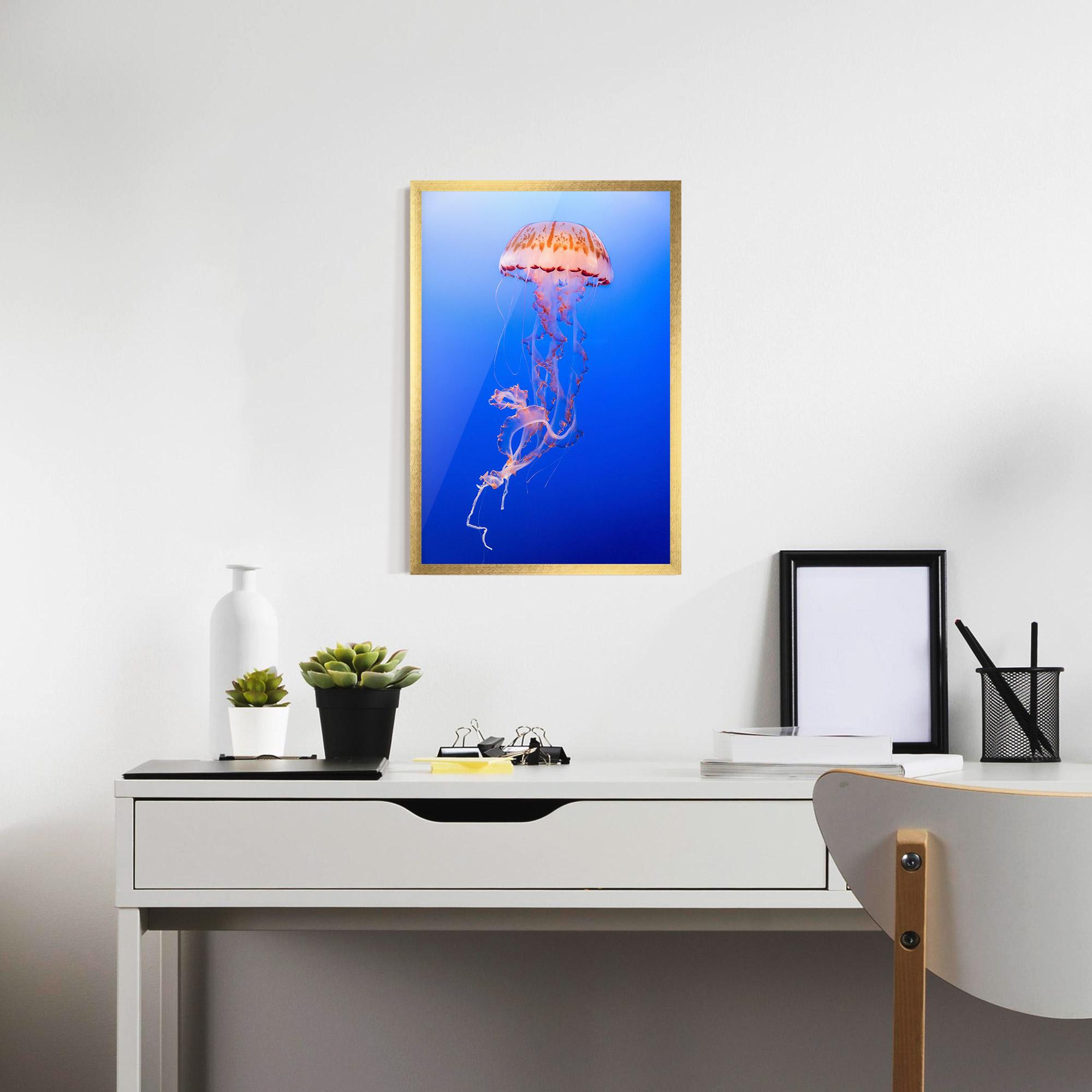 Gerahmte Poster Pretty White Jellyfish mockup 7