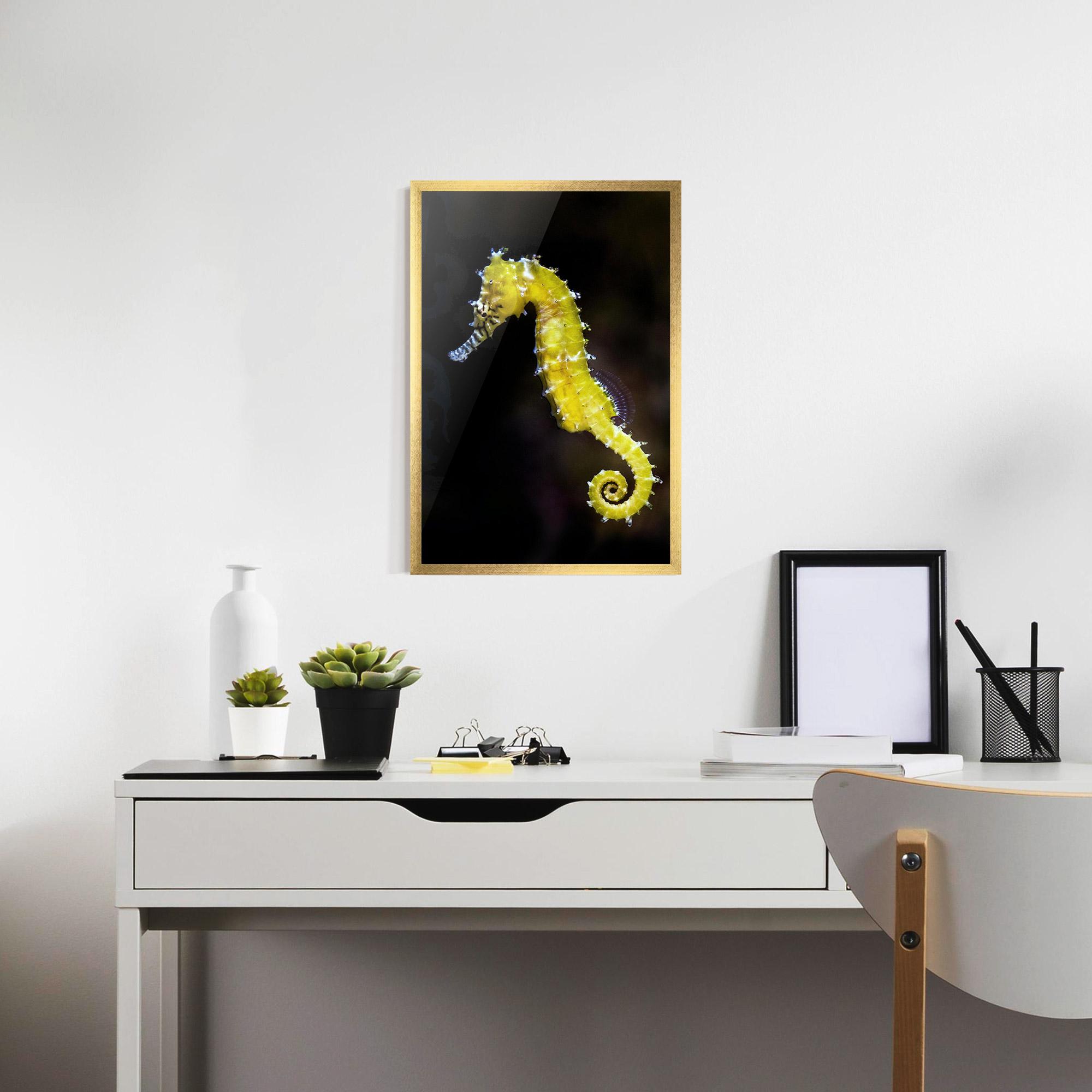 Gerahmte Poster Yellow Seahorse mockup 7