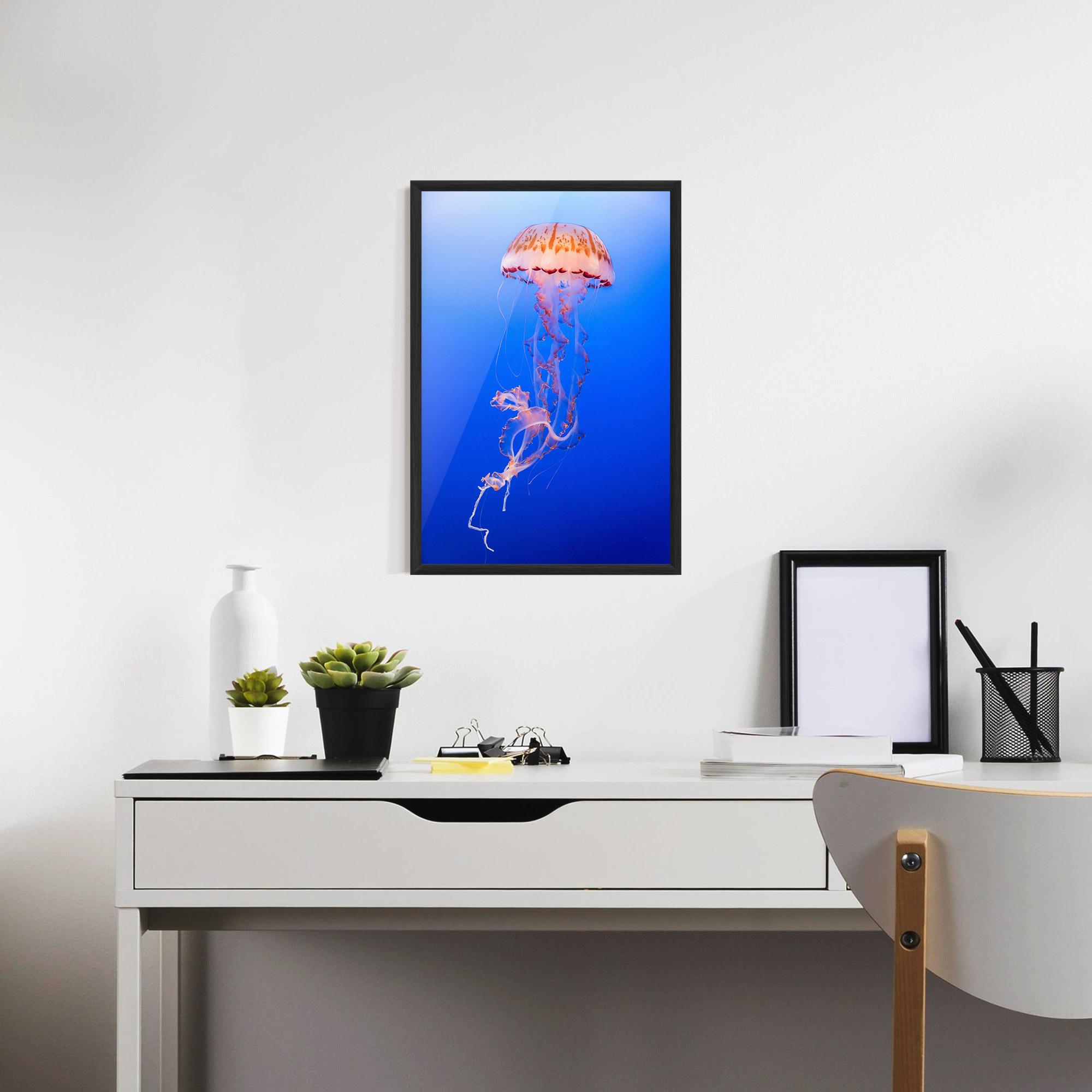 Gerahmte Poster Pretty White Jellyfish mockup 7
