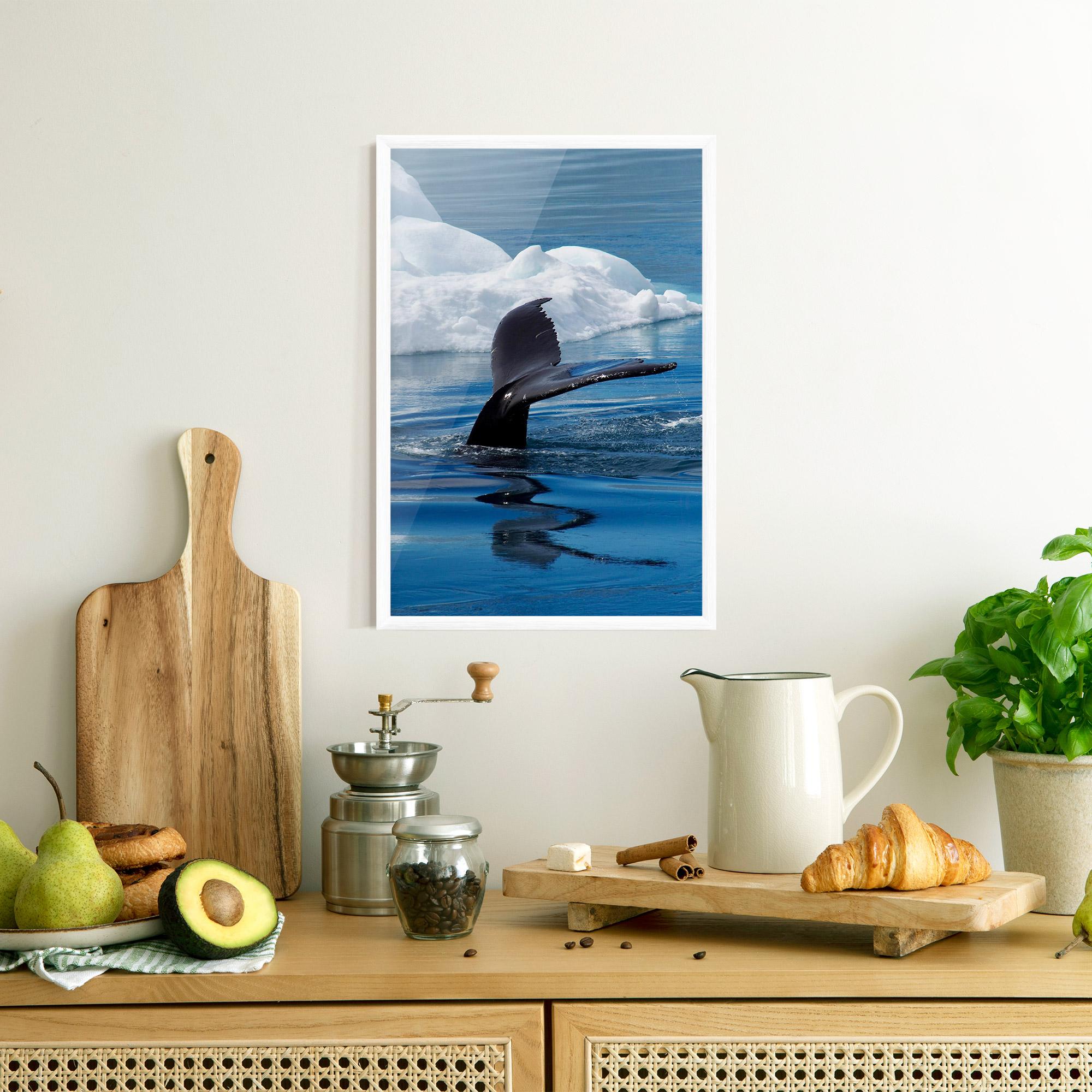 Gerahmte Poster Whale Tail mockup 8