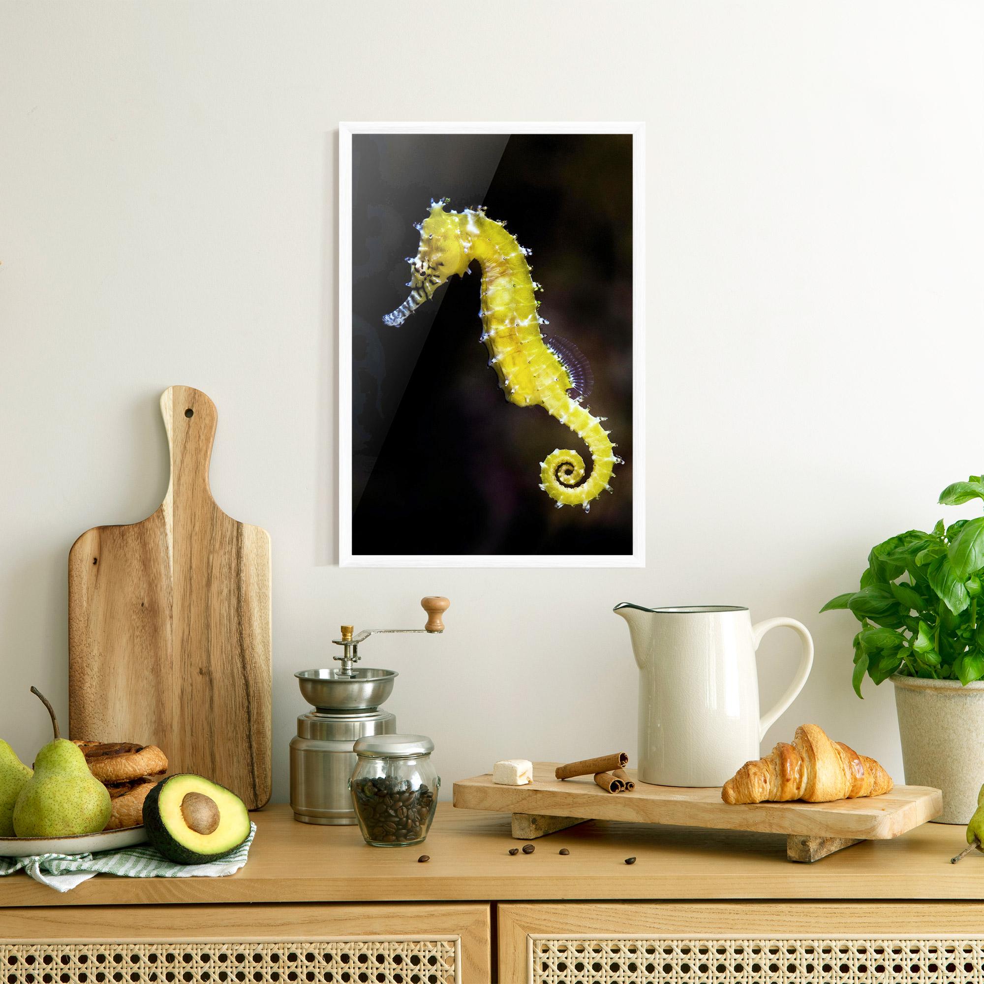 Gerahmte Poster Yellow Seahorse mockup 8