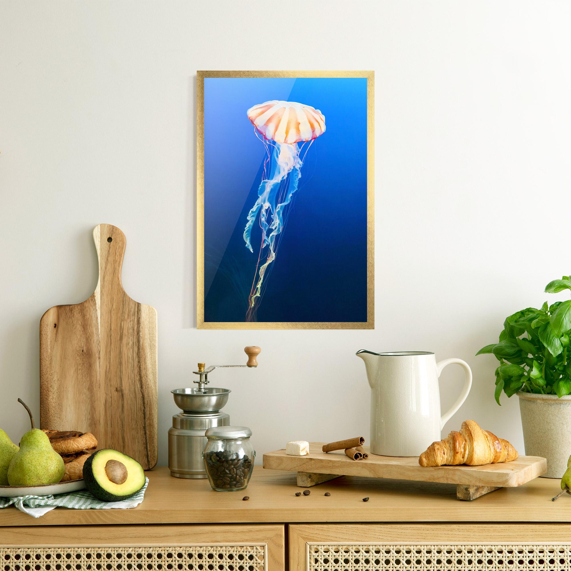 Gerahmte Poster Cream Jellyfish mockup 8