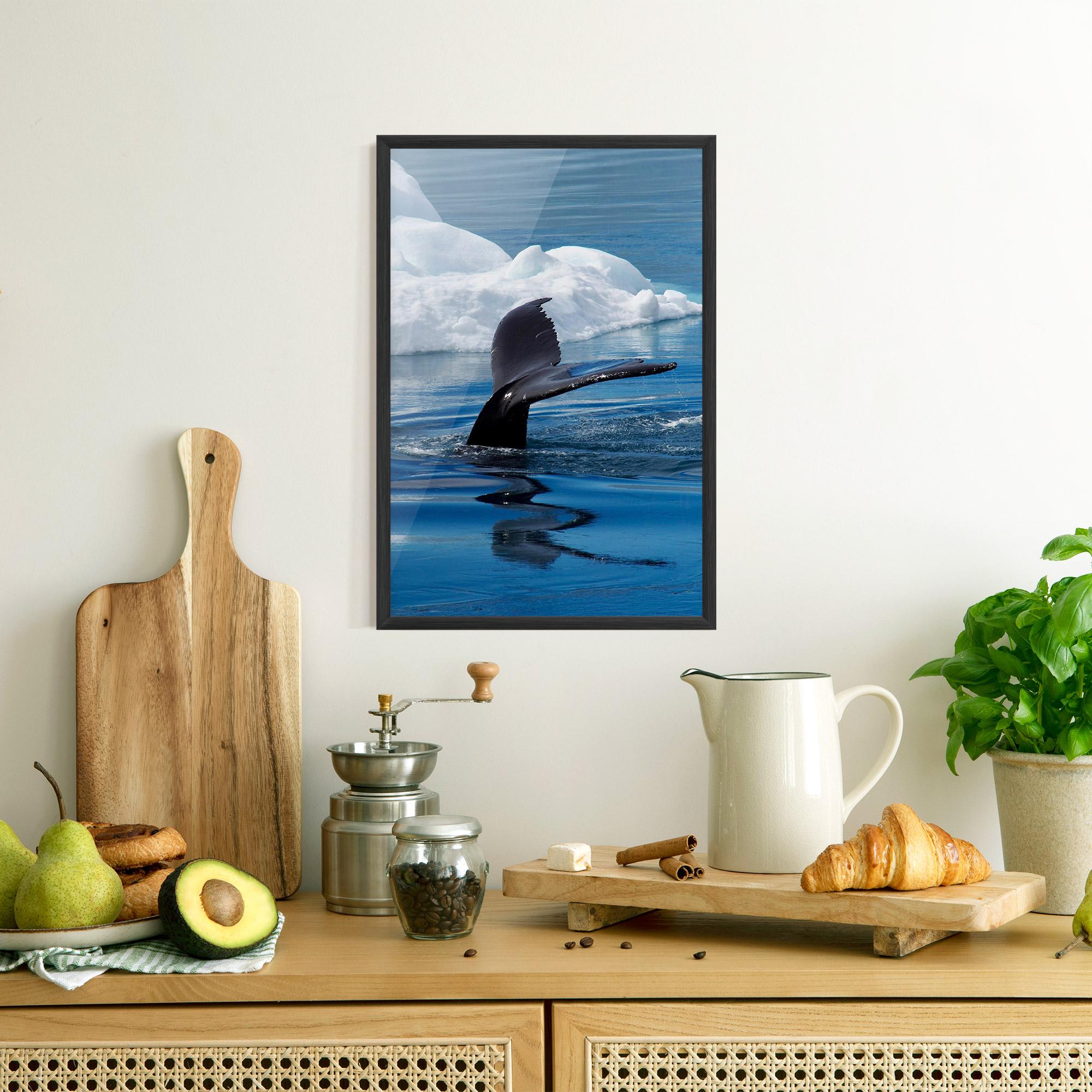 Gerahmte Poster Whale Tail mockup 8