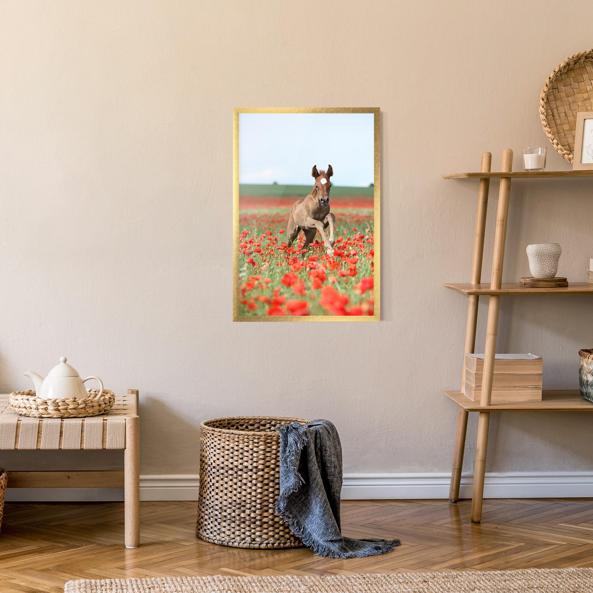 Gerahmte Poster Red Flowers Horse mockup 9