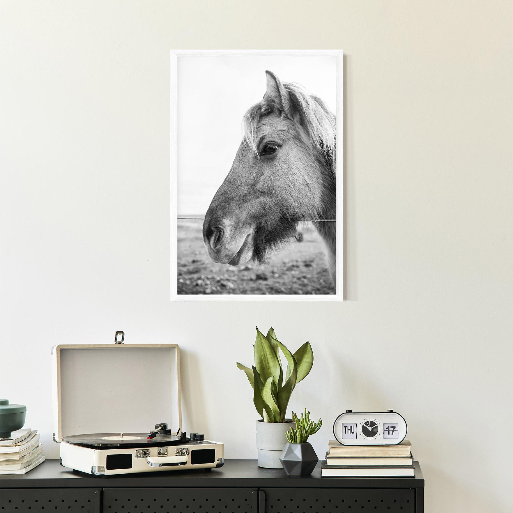 Gerahmte Poster Gray Horse Head mockup 2