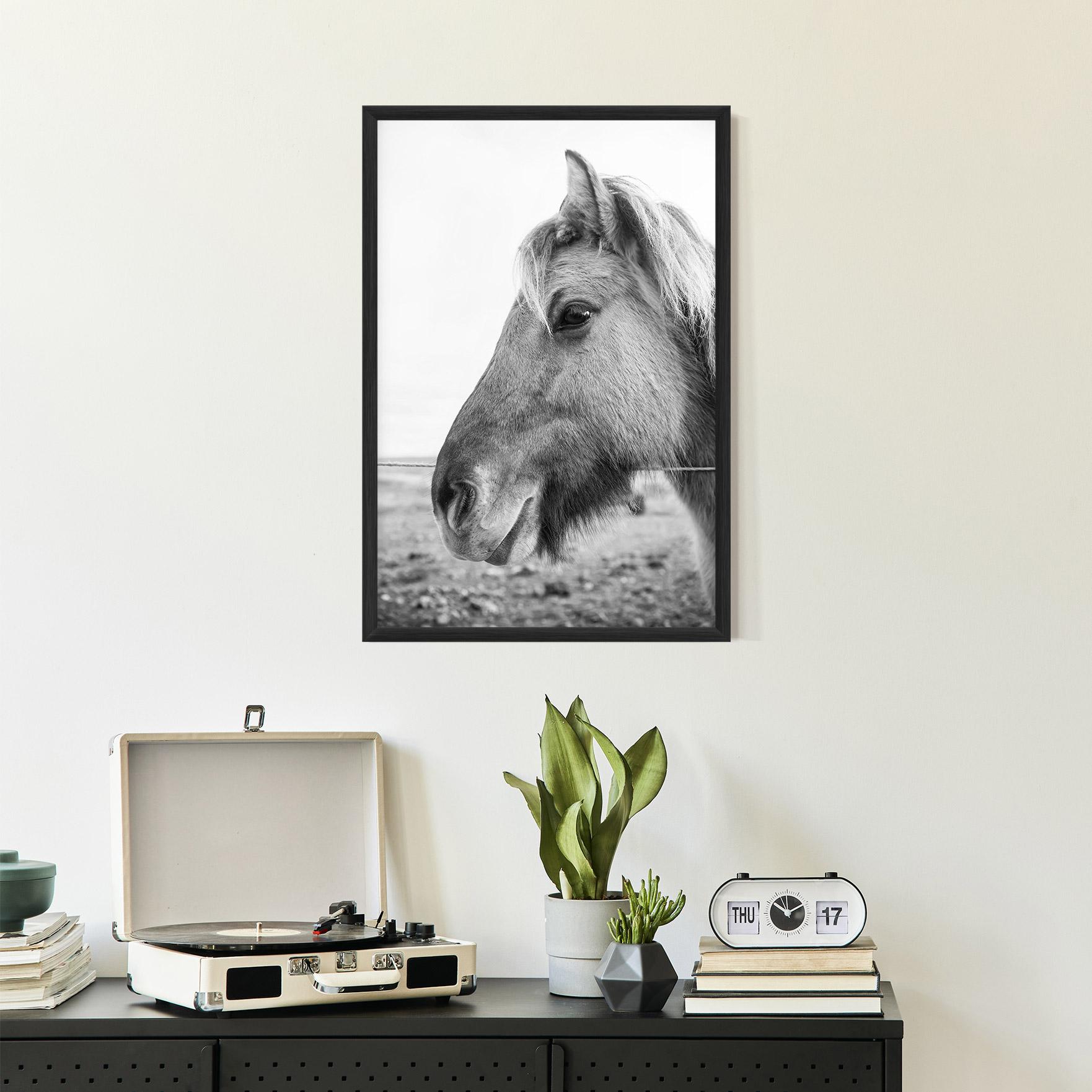 Gerahmte Poster Gray Horse Head mockup 2