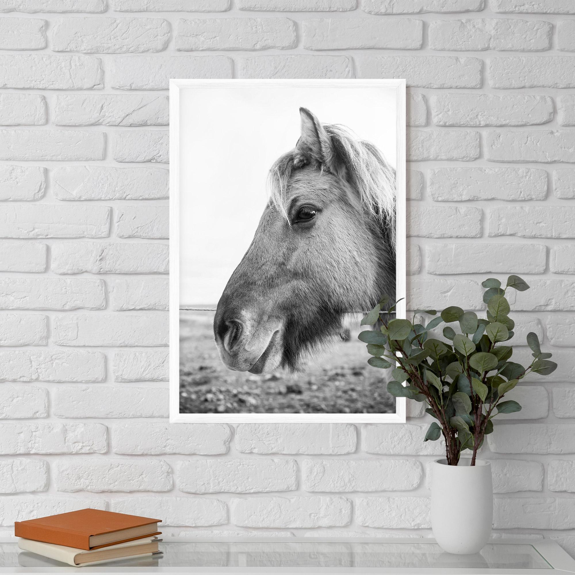 Gerahmte Poster Gray Horse Head mockup 5