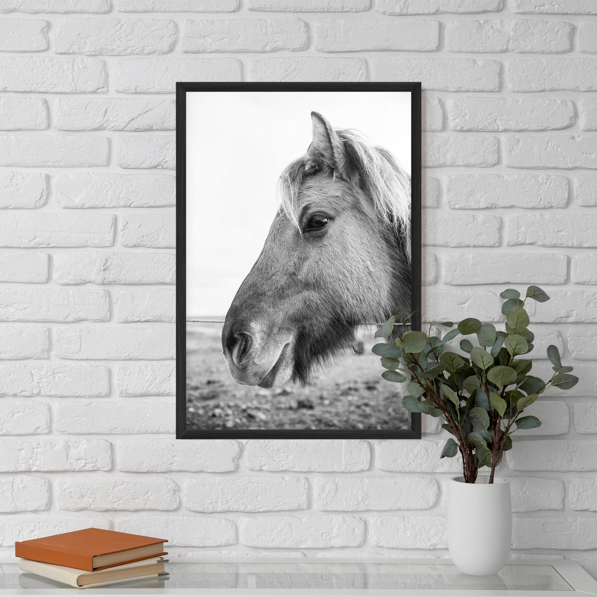 Gerahmte Poster Gray Horse Head mockup 5