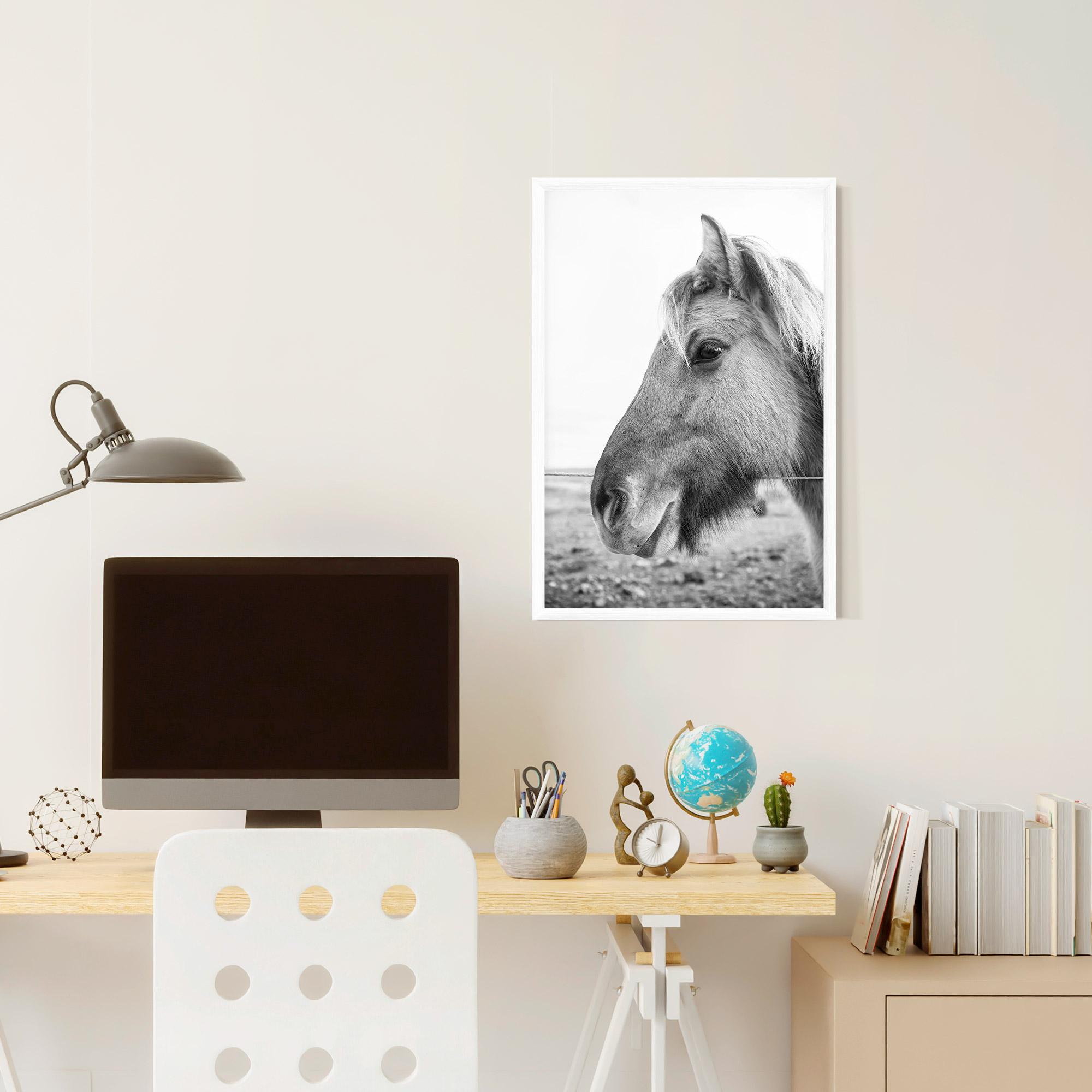 Gerahmte Poster Gray Horse Head mockup 6
