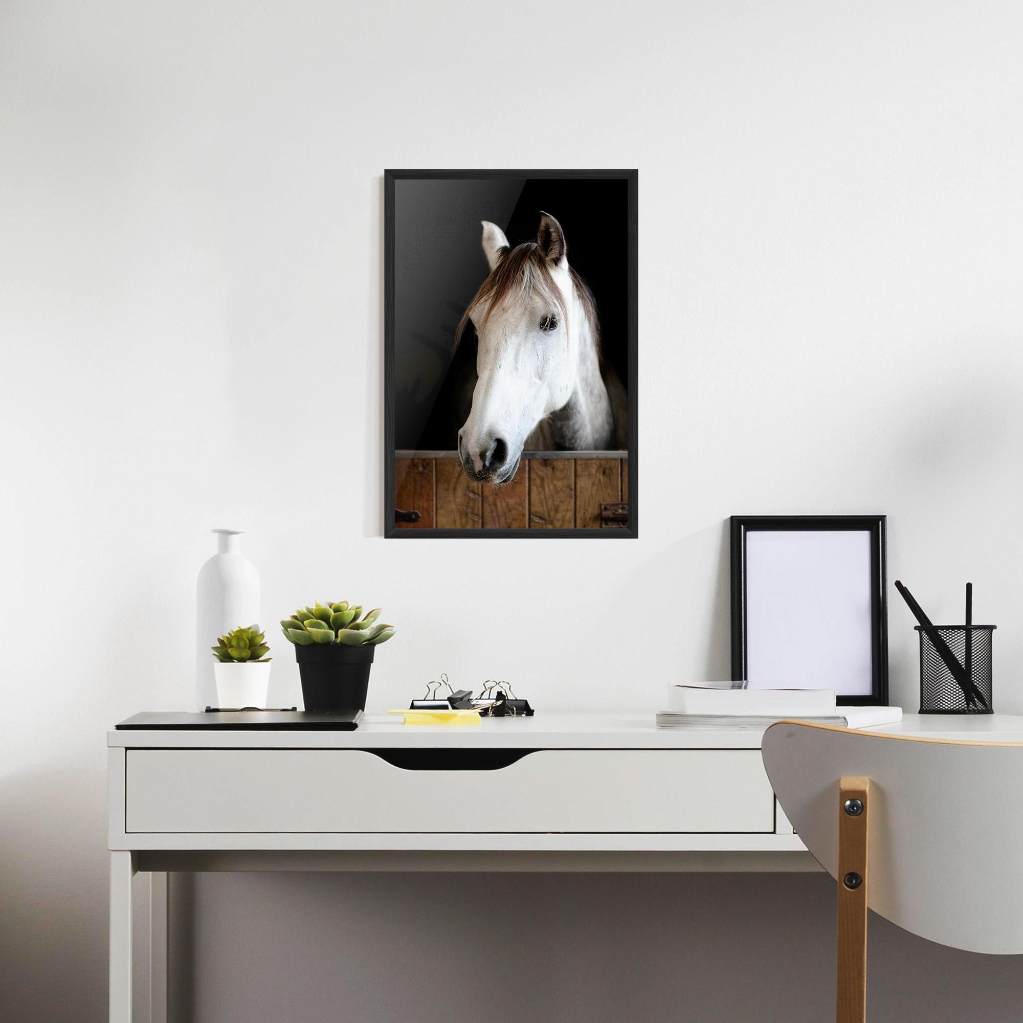 Gerahmte Poster Grey Horse Head mockup 7