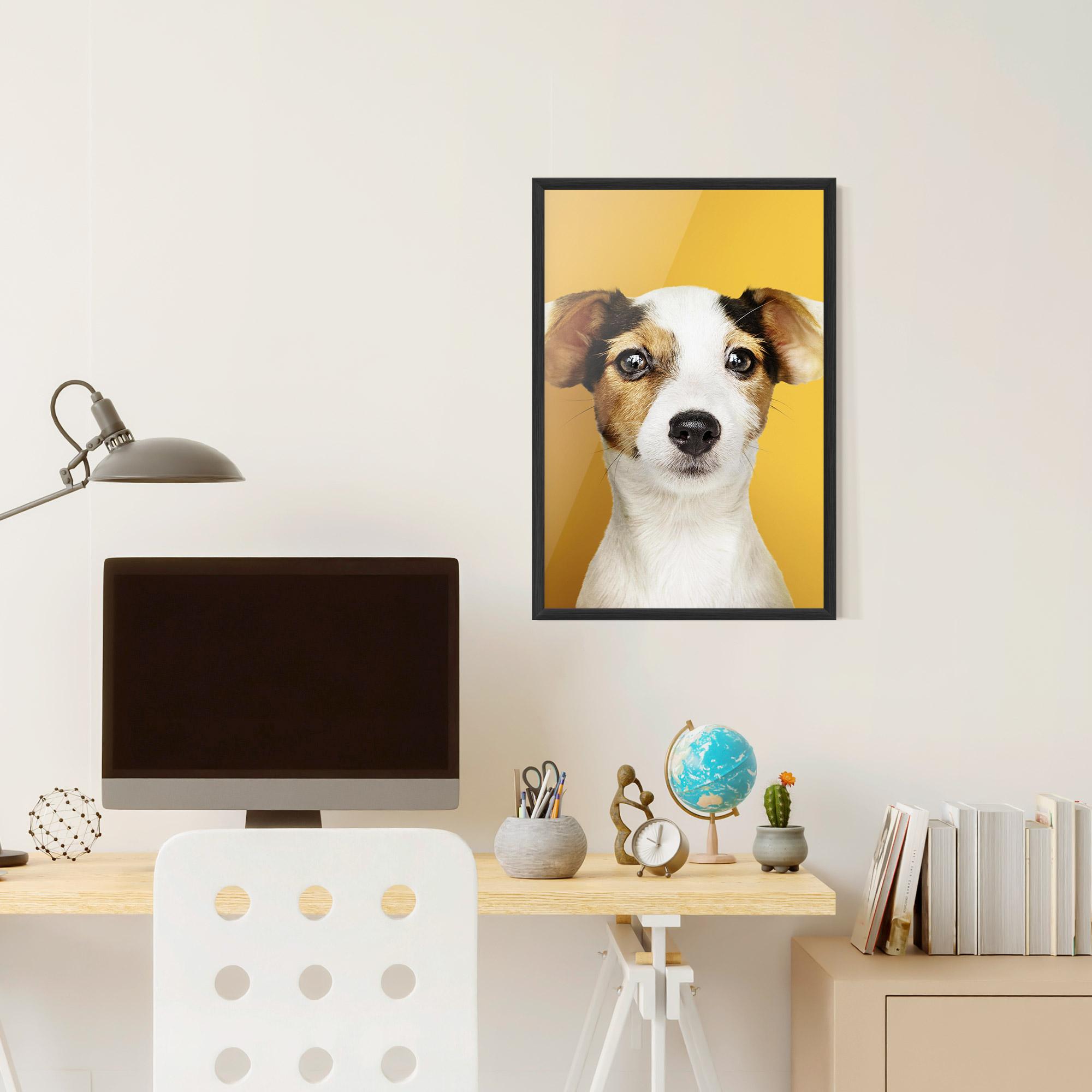 Gerahmte Poster Puppy On Yellow mockup 6