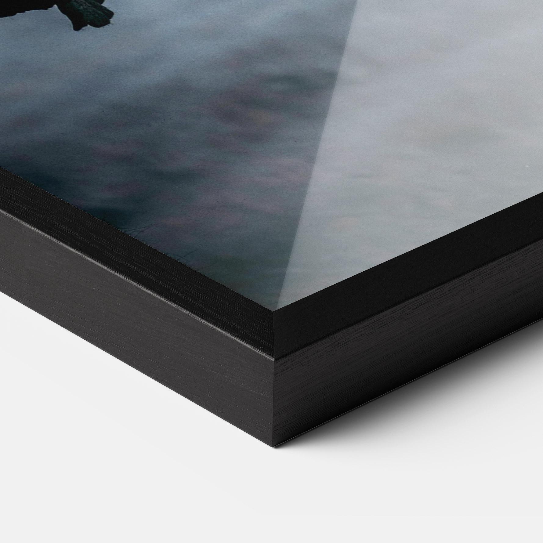 Gerahmte Poster Close Grey Eelephant mockup 3