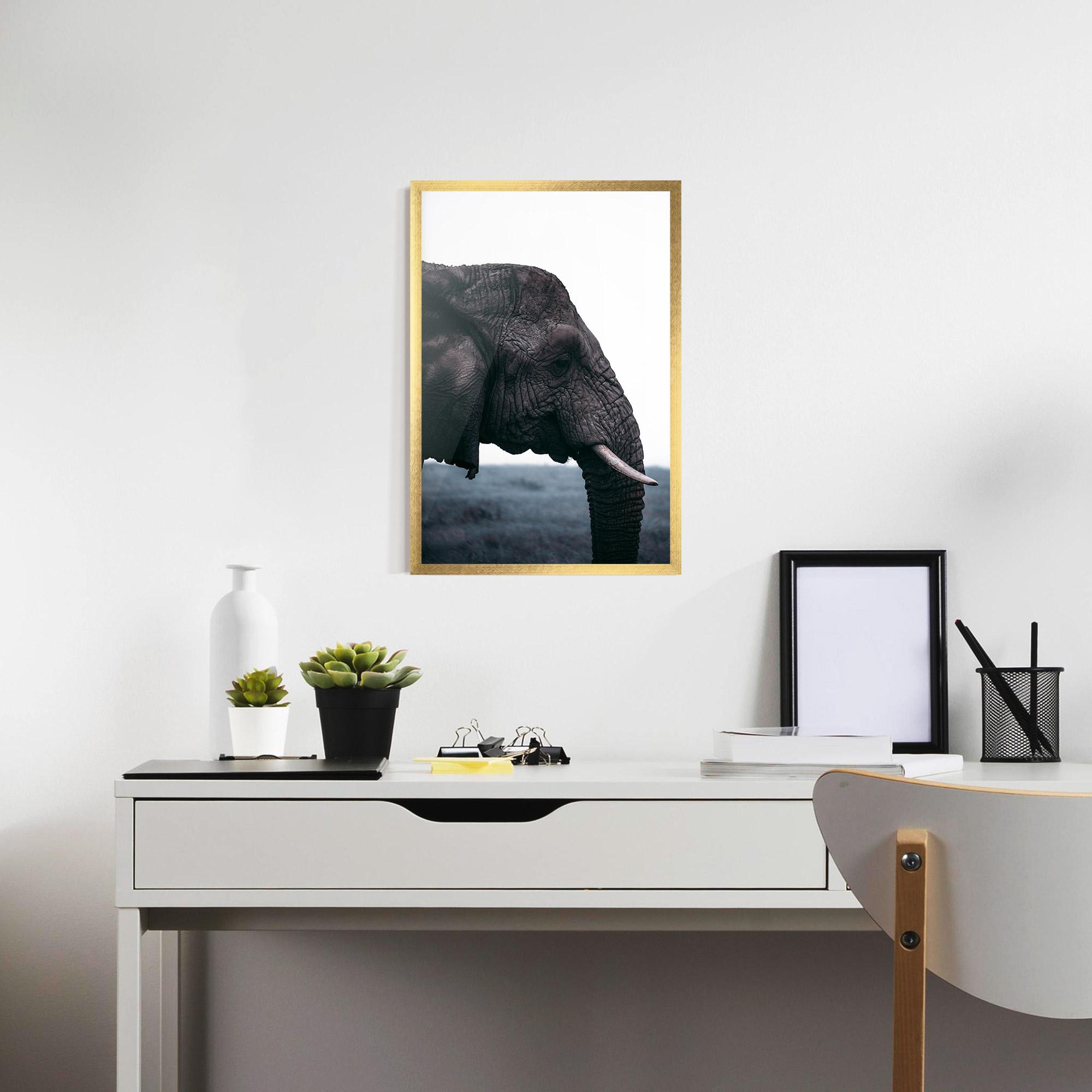 Gerahmte Poster Close Grey Eelephant mockup 7