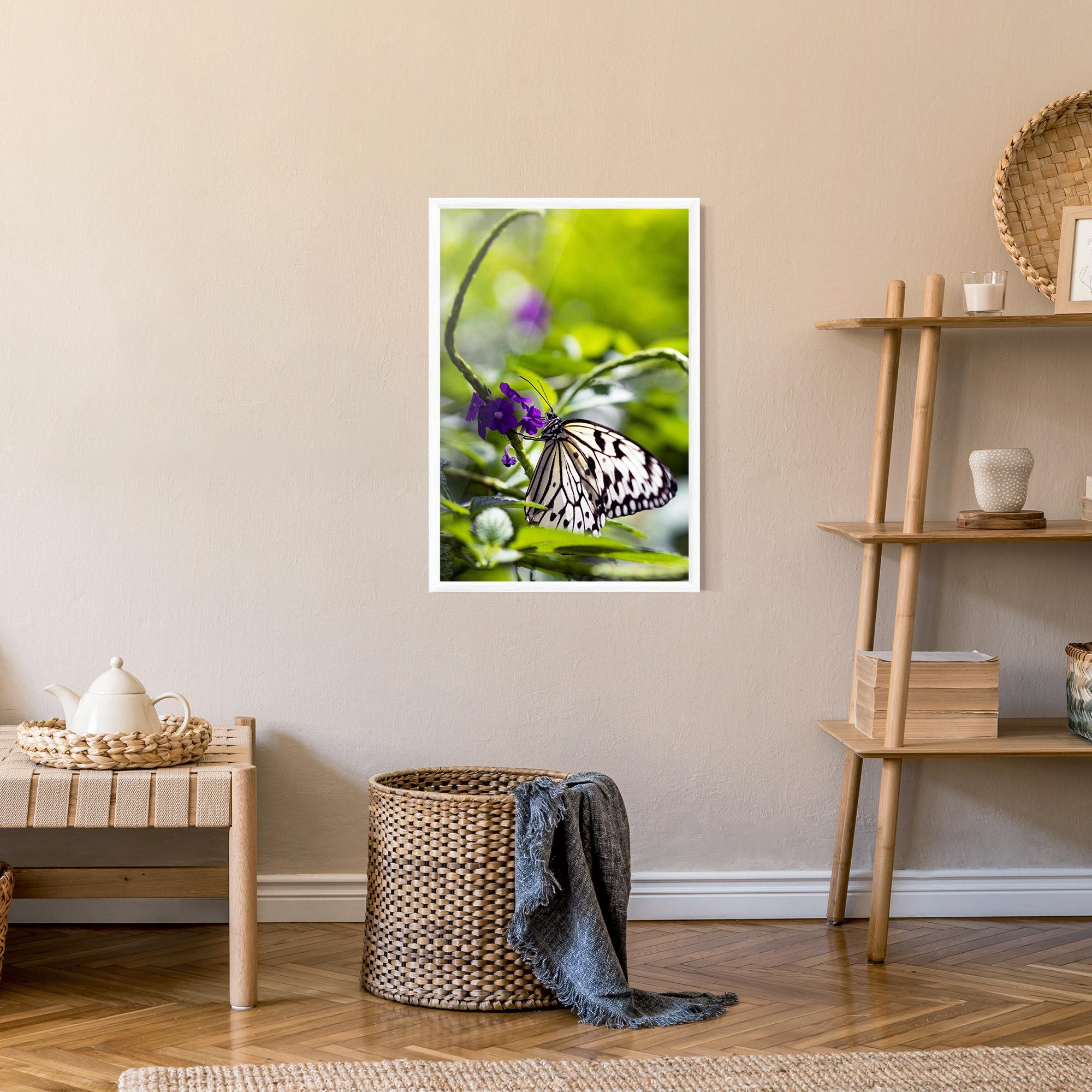 Gerahmte Poster White Black Butterfly mockup 9