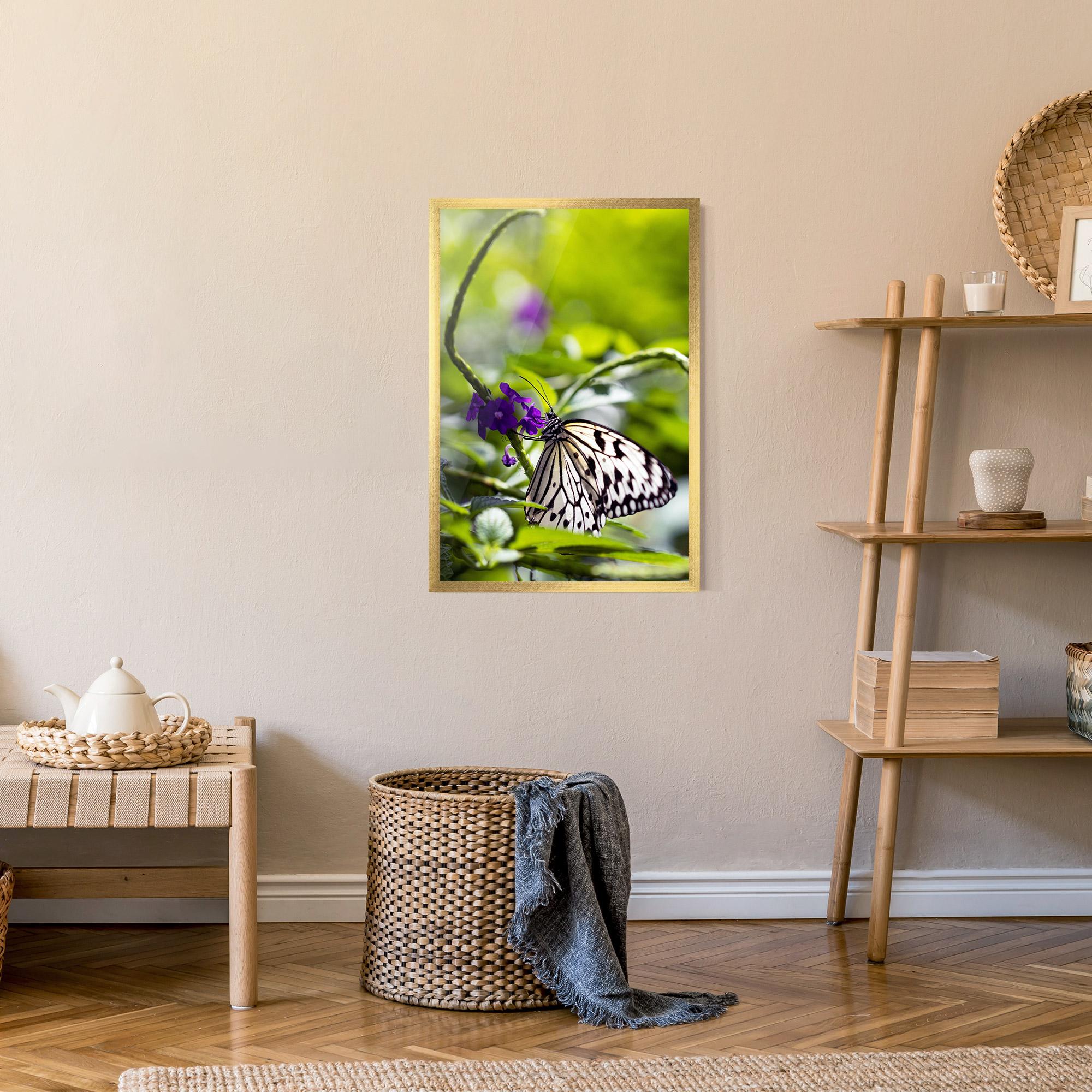 Gerahmte Poster White Black Butterfly mockup 9