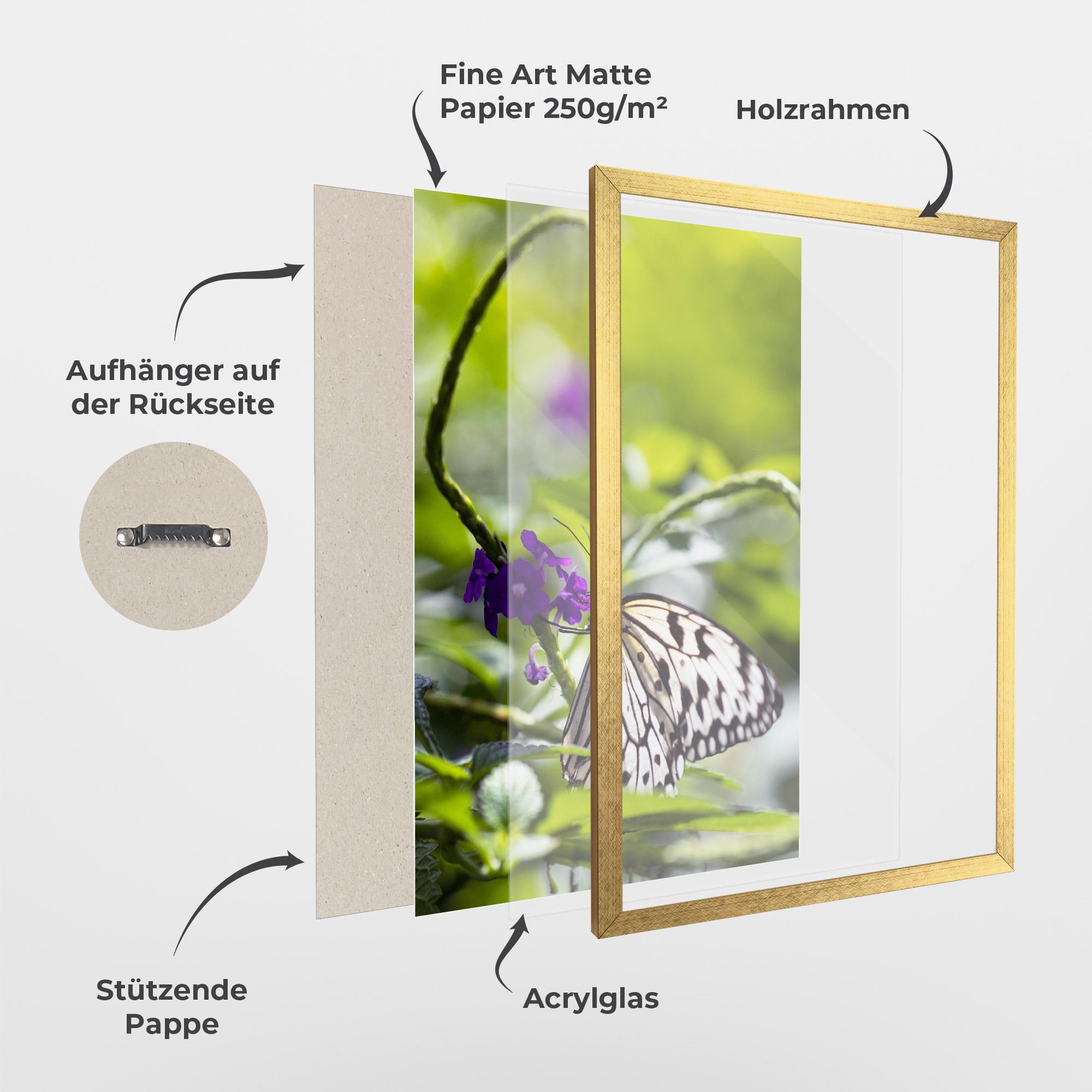 Gerahmte Poster White Black Butterfly mockup 1