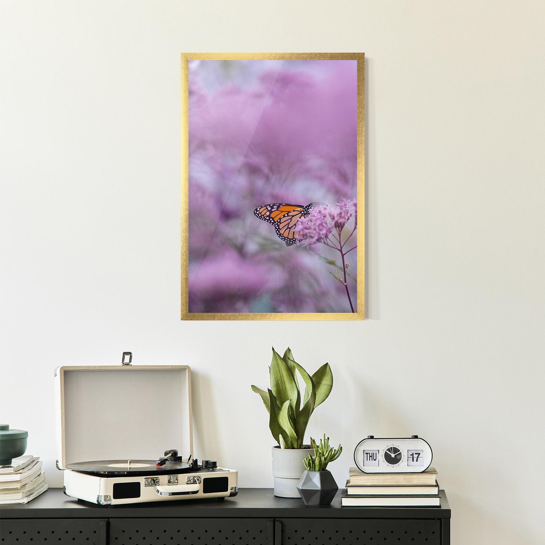 Gerahmte Poster Purple Flower Butterfly mockup 2