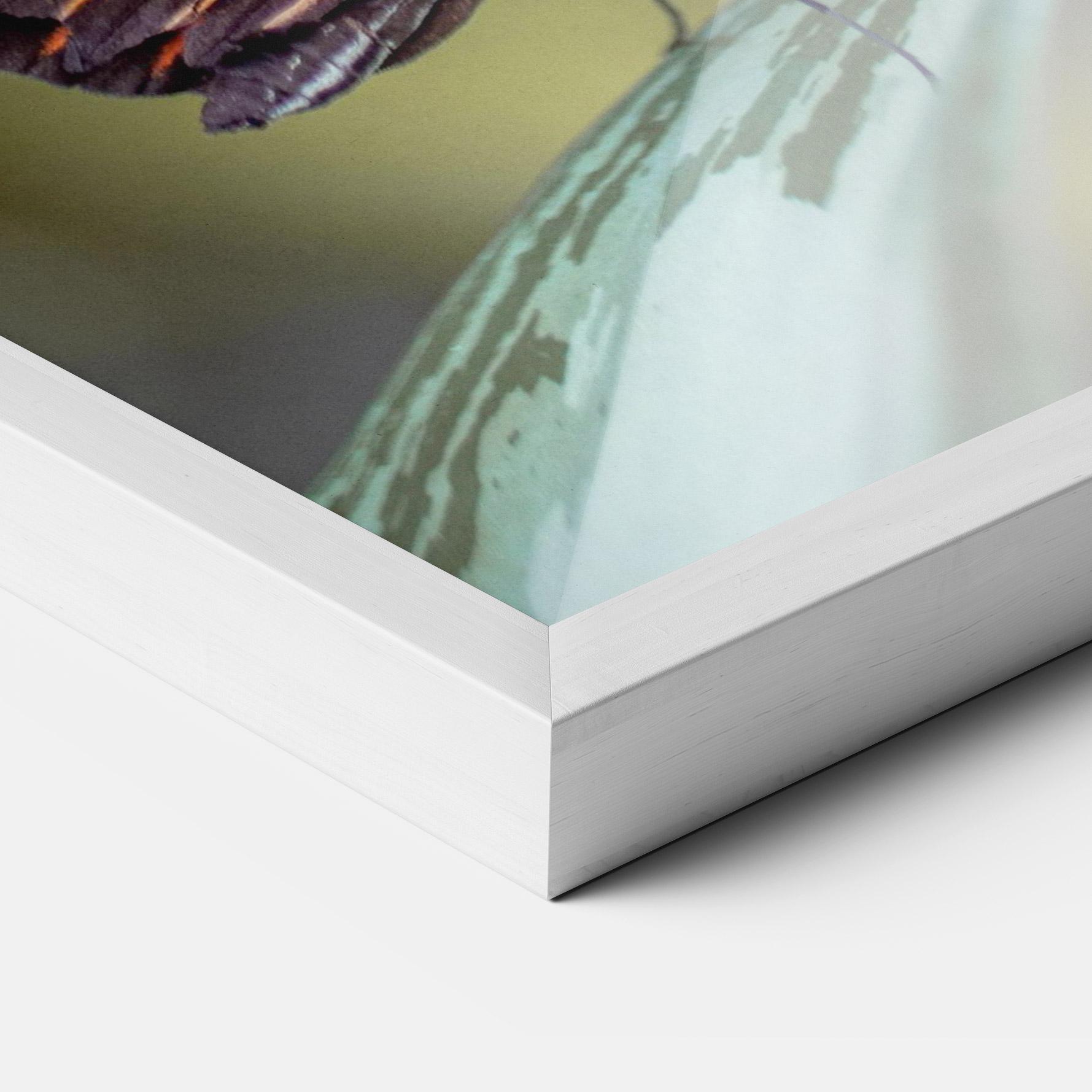 Gerahmte Poster Dark Purple Butterfly mockup 3