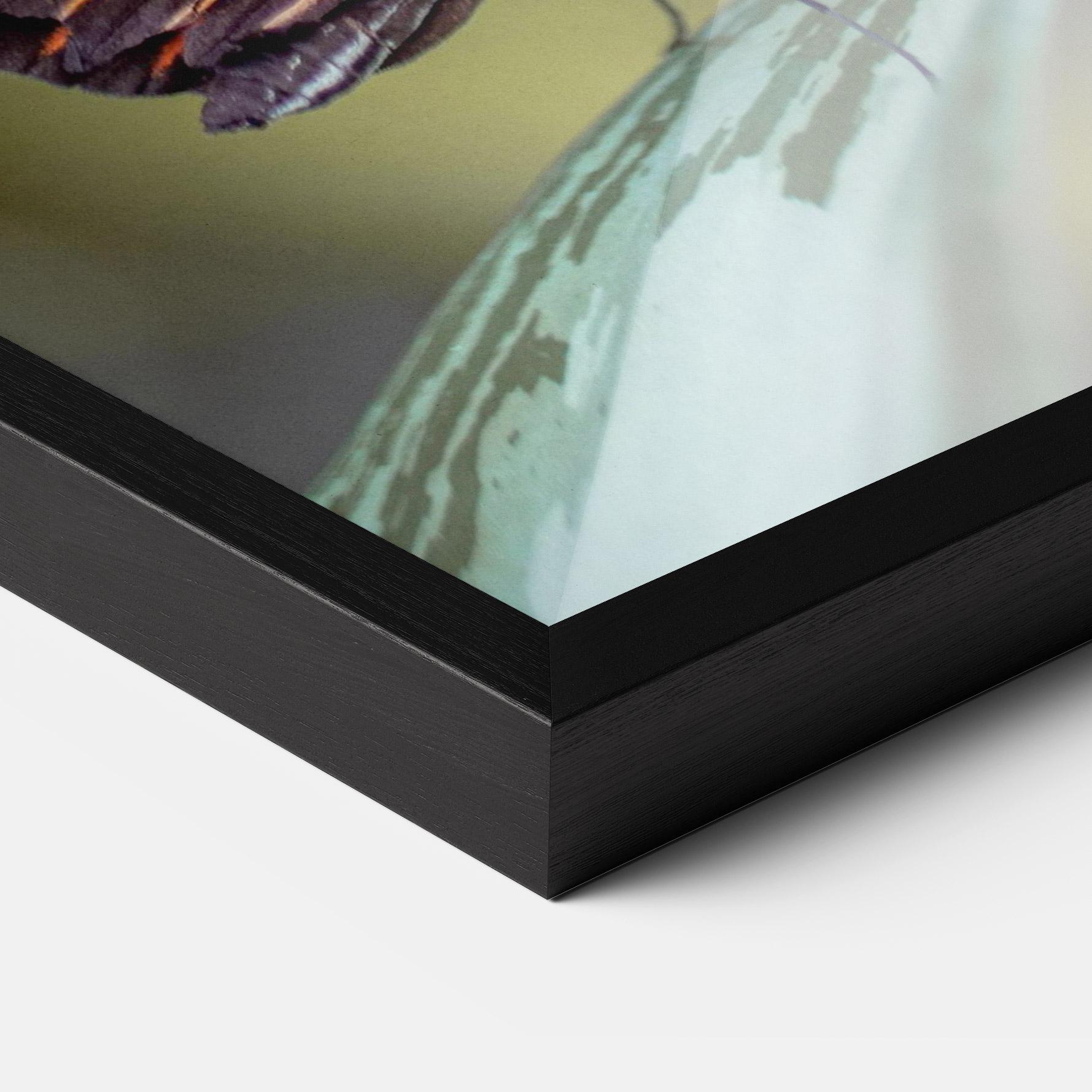 Gerahmte Poster Dark Purple Butterfly mockup 3