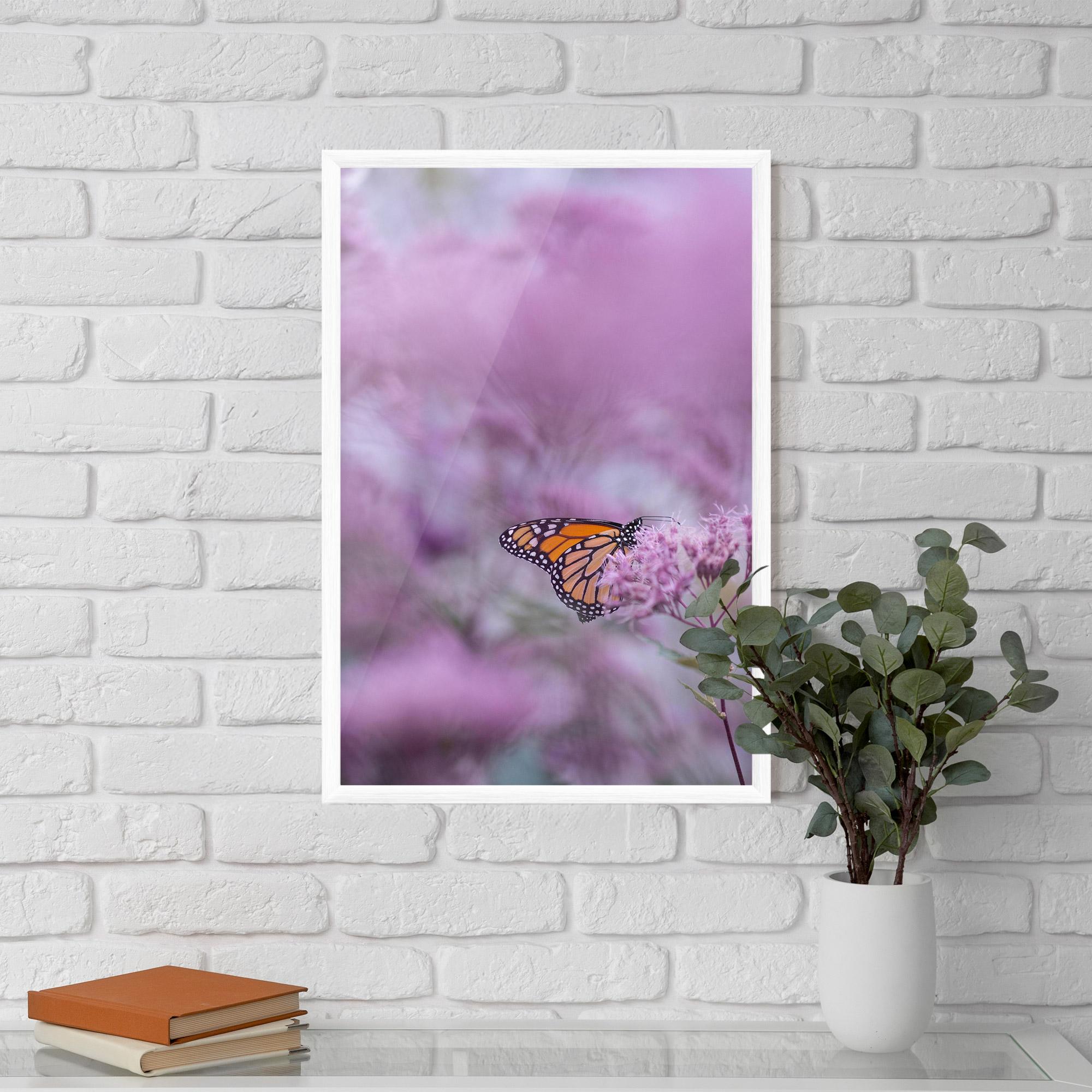 Gerahmte Poster Purple Flower Butterfly mockup 5