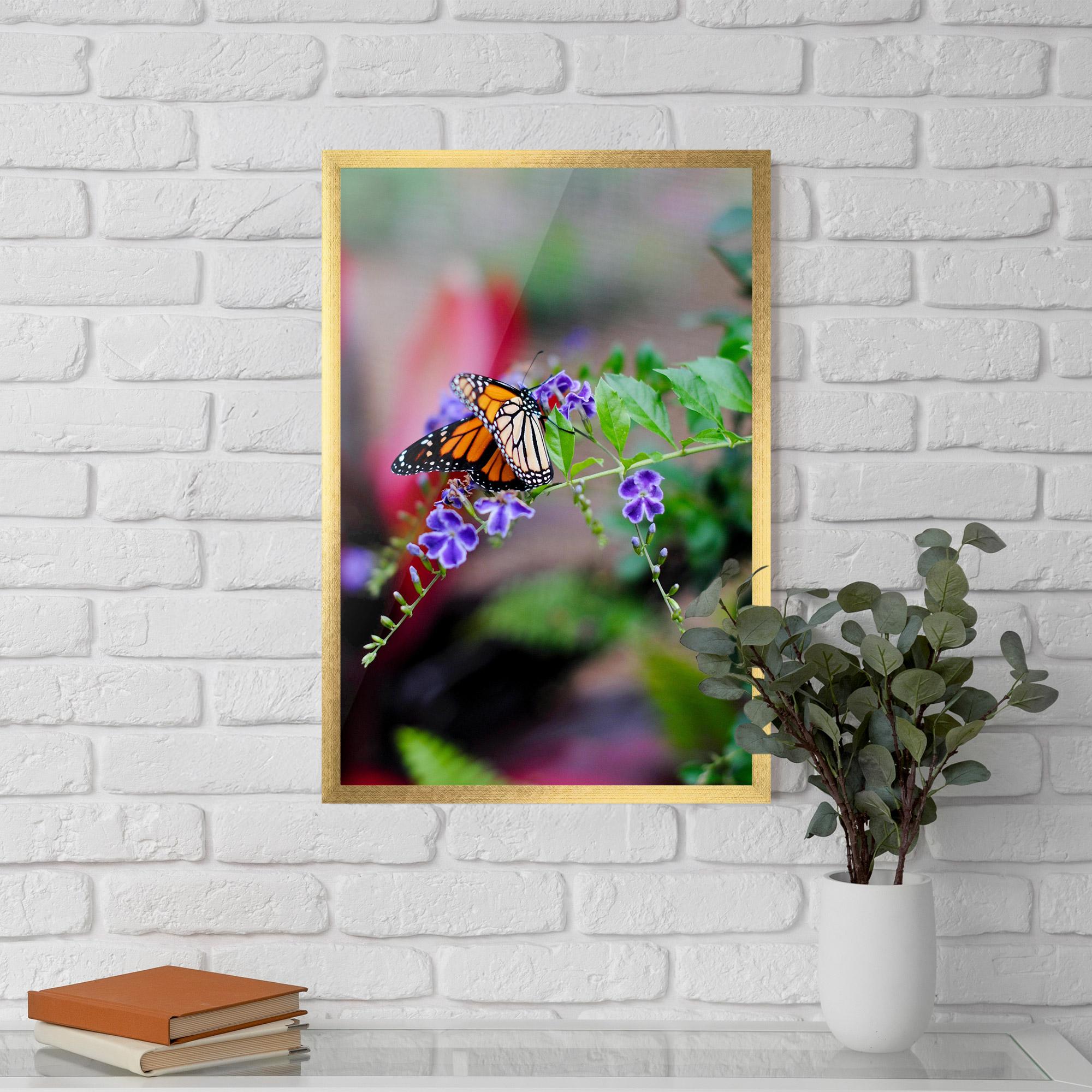 Gerahmte Poster Strong Orange Butterfly mockup 5