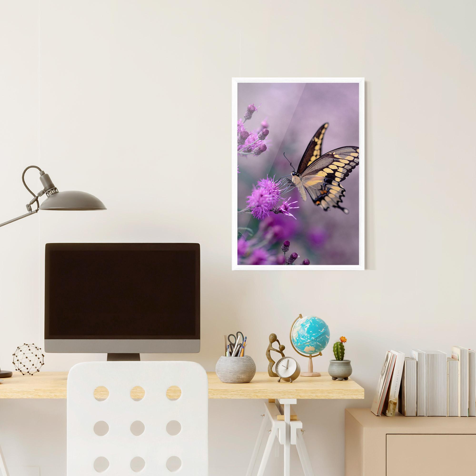 Gerahmte Poster Cream Black Butterfly mockup 6