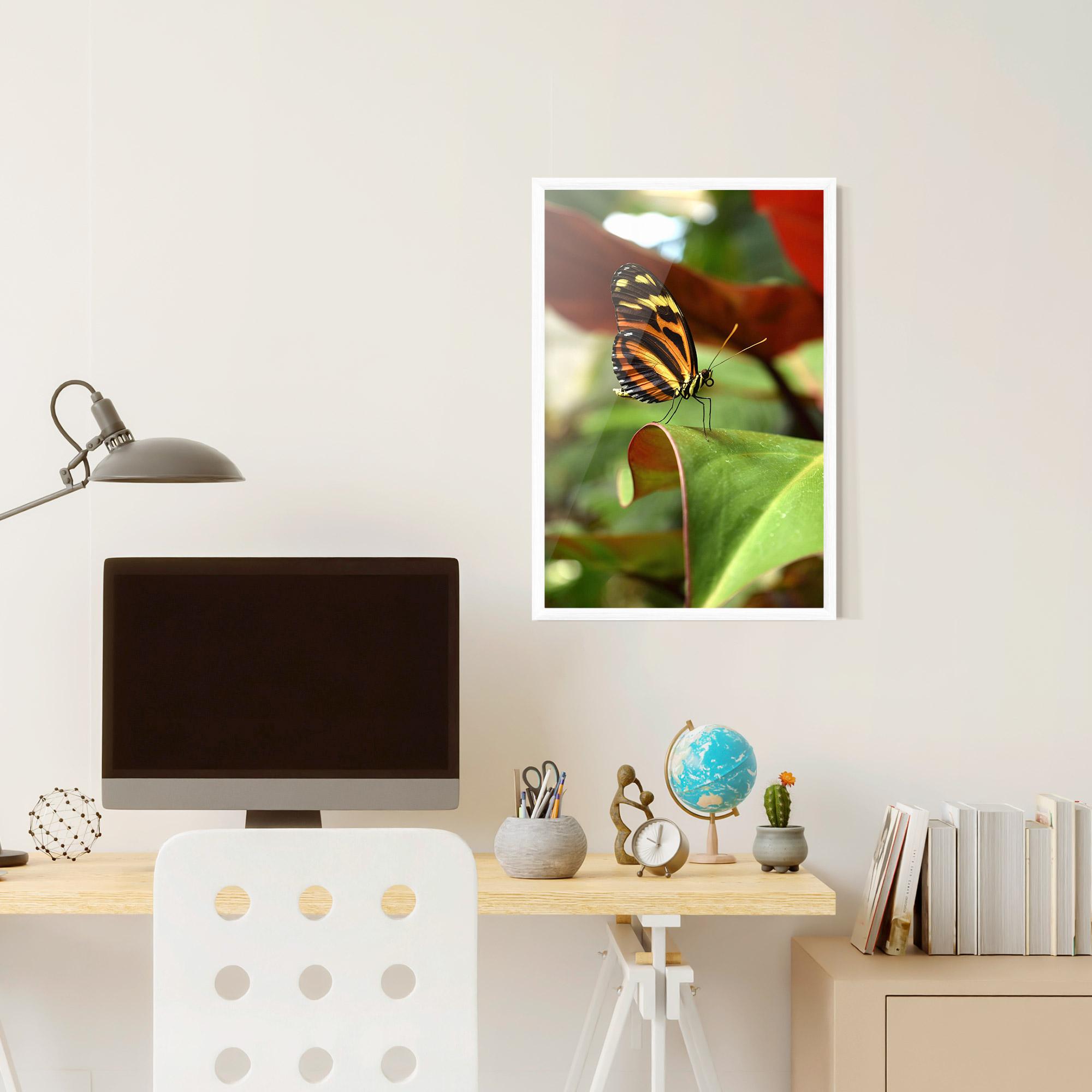 Gerahmte Poster Orange Yellow Butterfly mockup 6