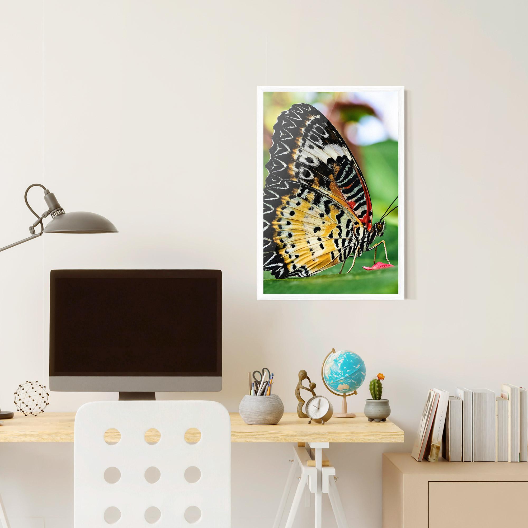 Gerahmte Poster Pretty Colorful Butterfly mockup 6