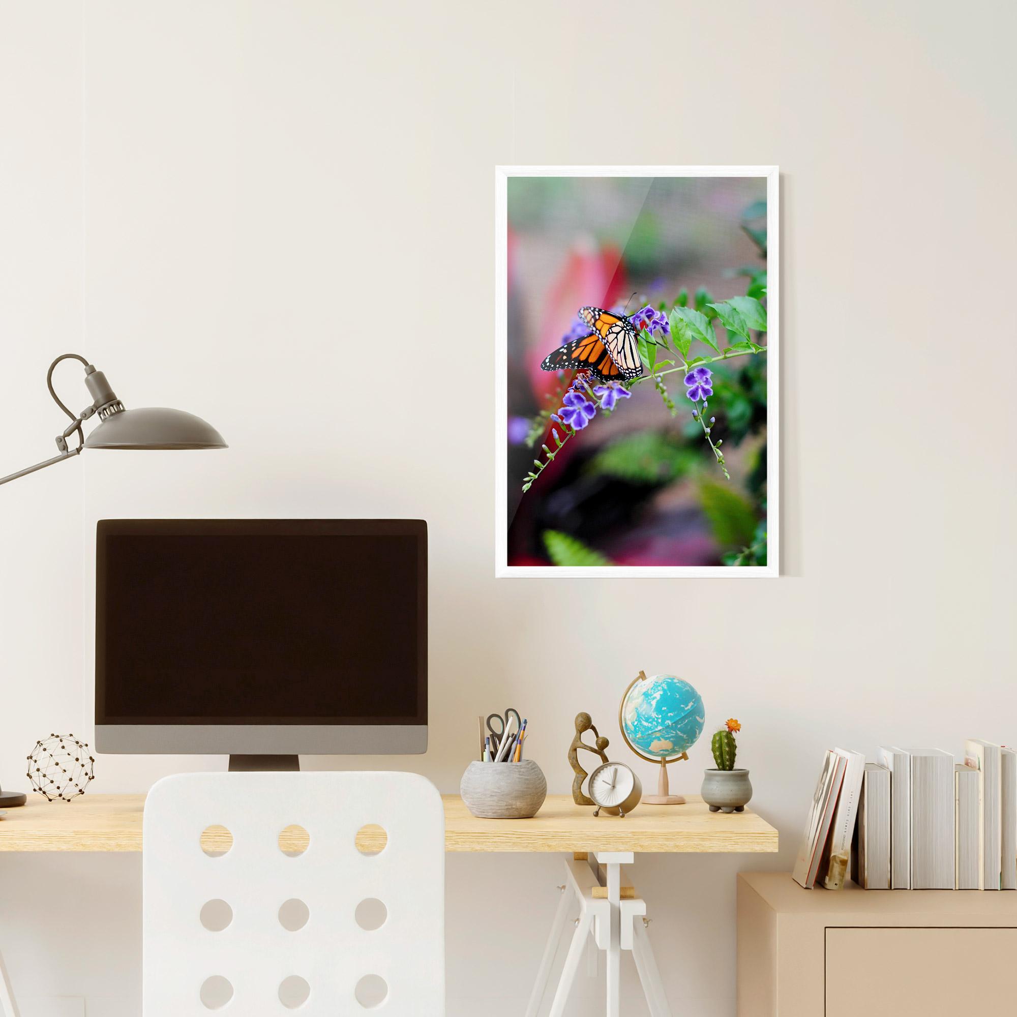 Gerahmte Poster Strong Orange Butterfly mockup 6