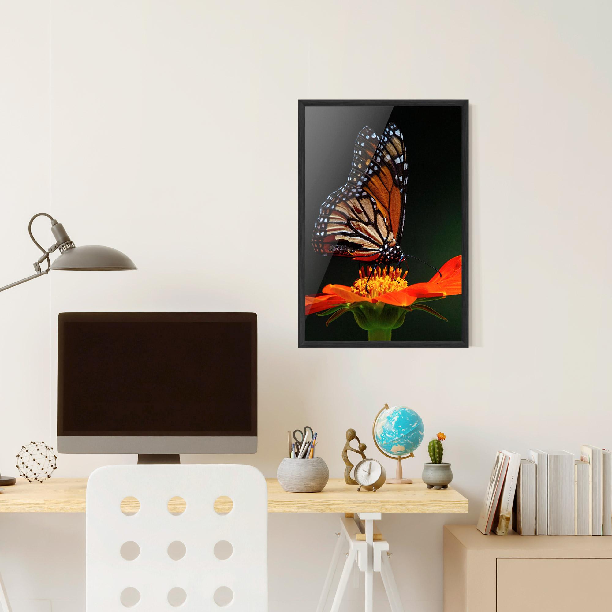 Gerahmte Poster Dark Orange Butterfy mockup 6