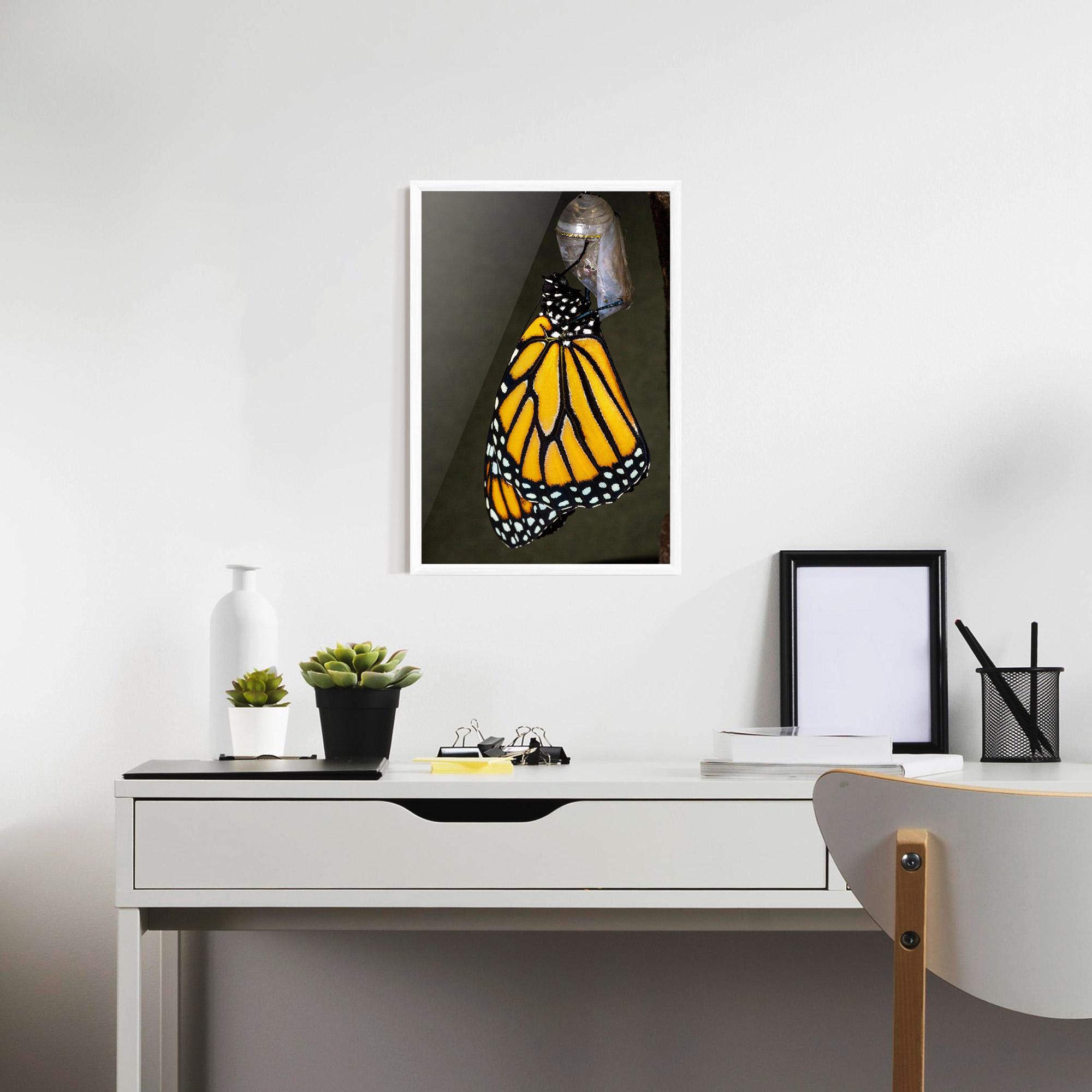 Gerahmte Poster Dark Yellow Butterfly mockup 7