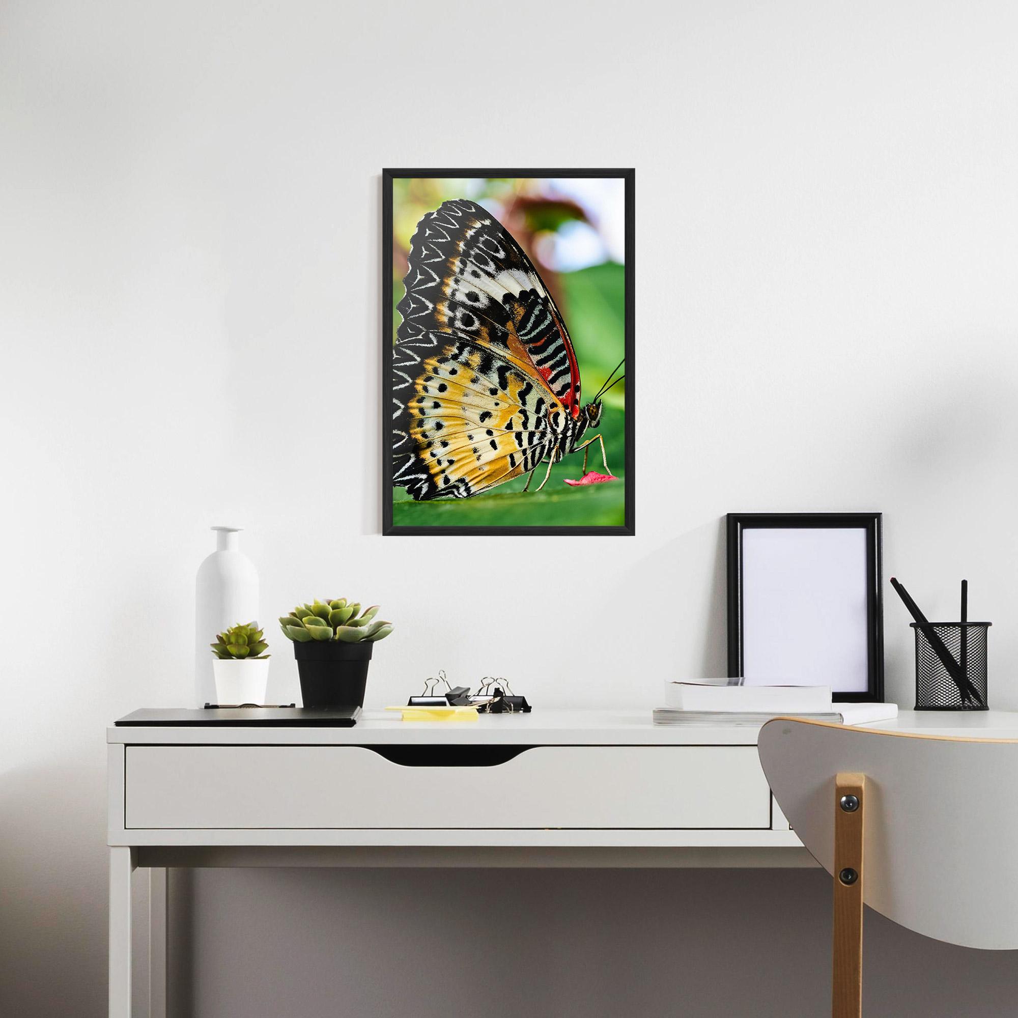 Gerahmte Poster Pretty Colorful Butterfly mockup 7