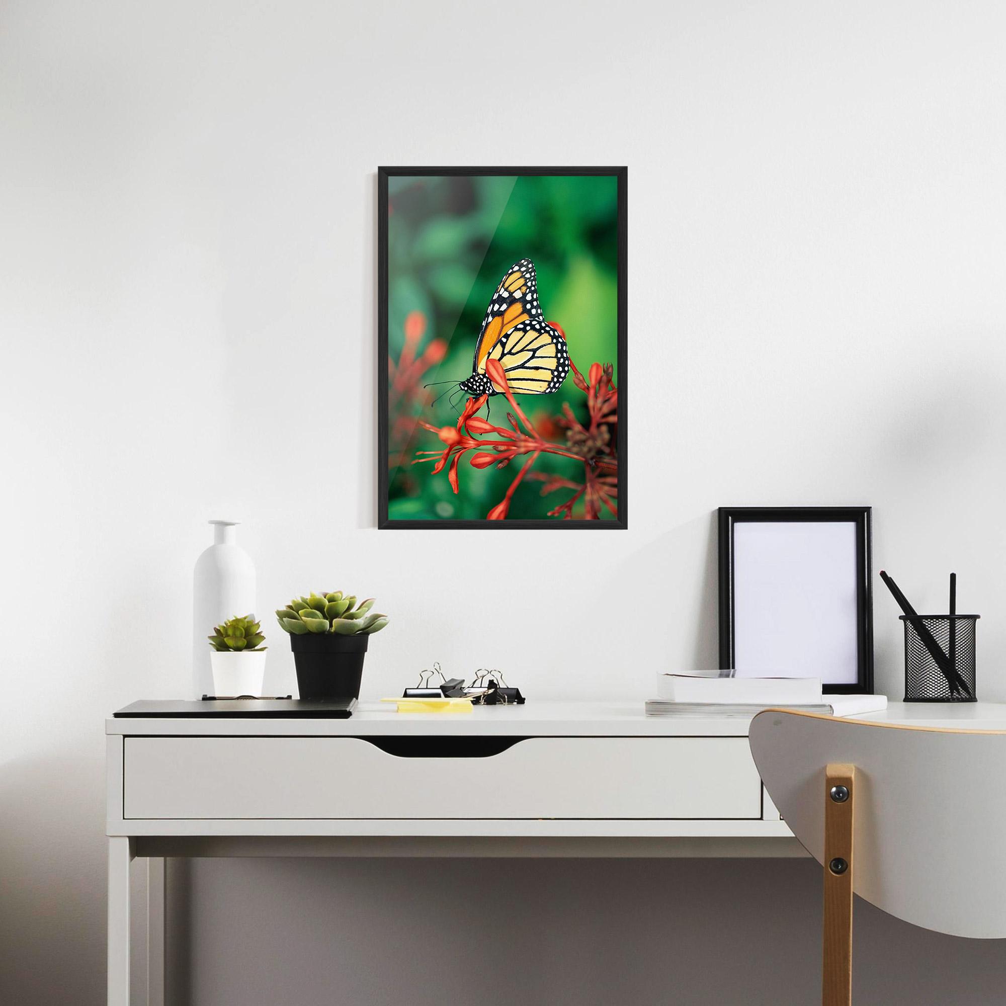 Gerahmte Poster Small Orange Butterfly mockup 7