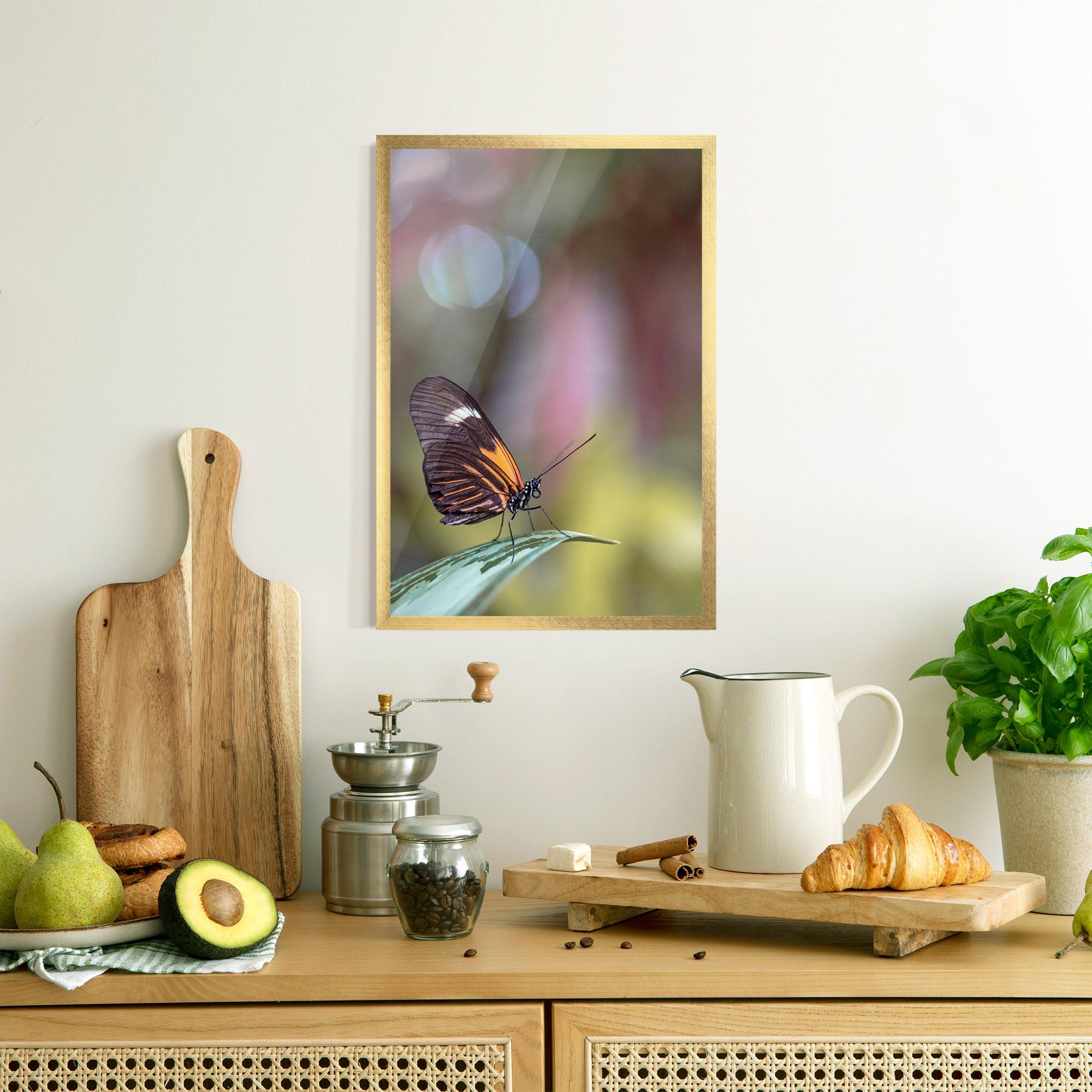 Gerahmte Poster Dark Purple Butterfly mockup 8