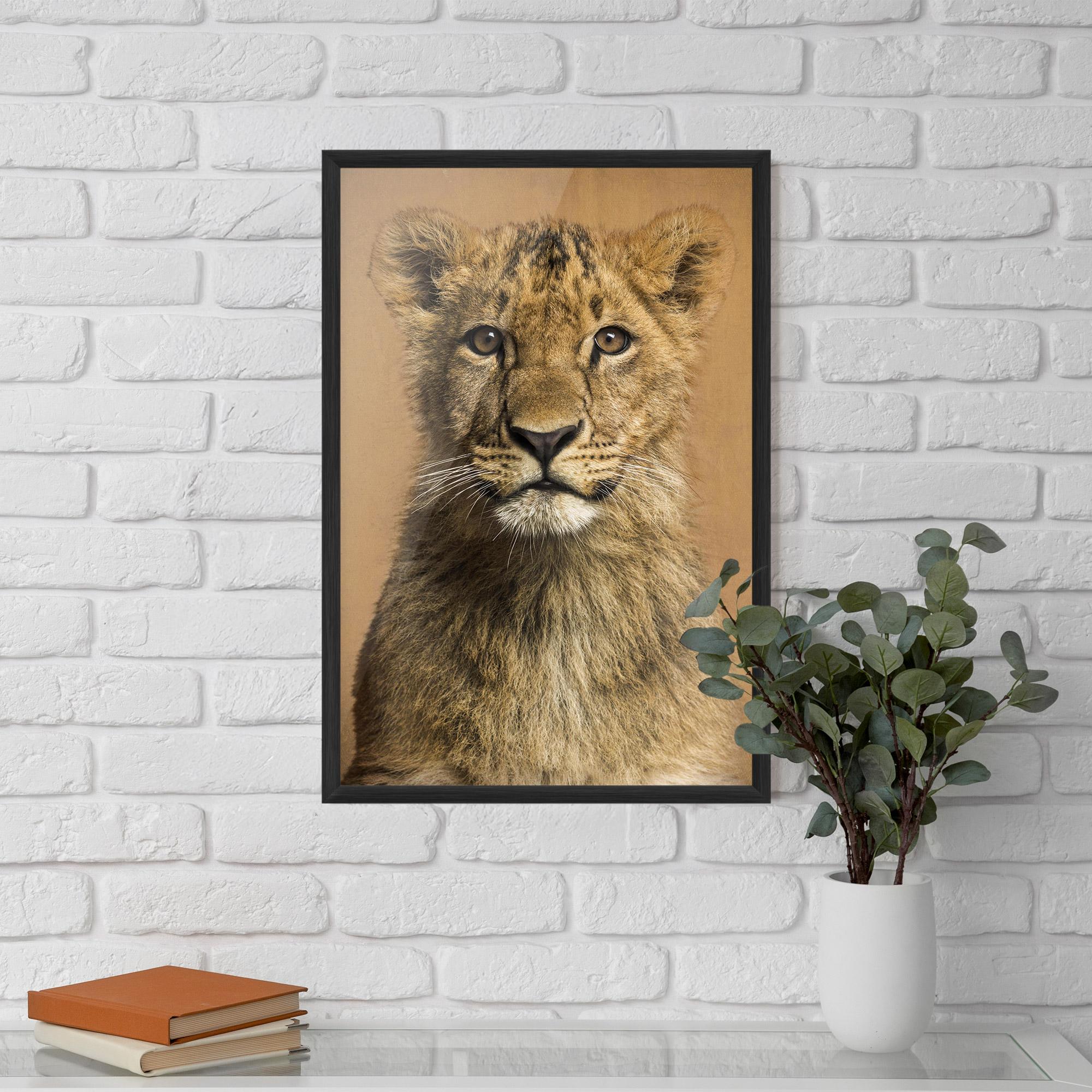 Gerahmte Poster Baby Lion mockup 5