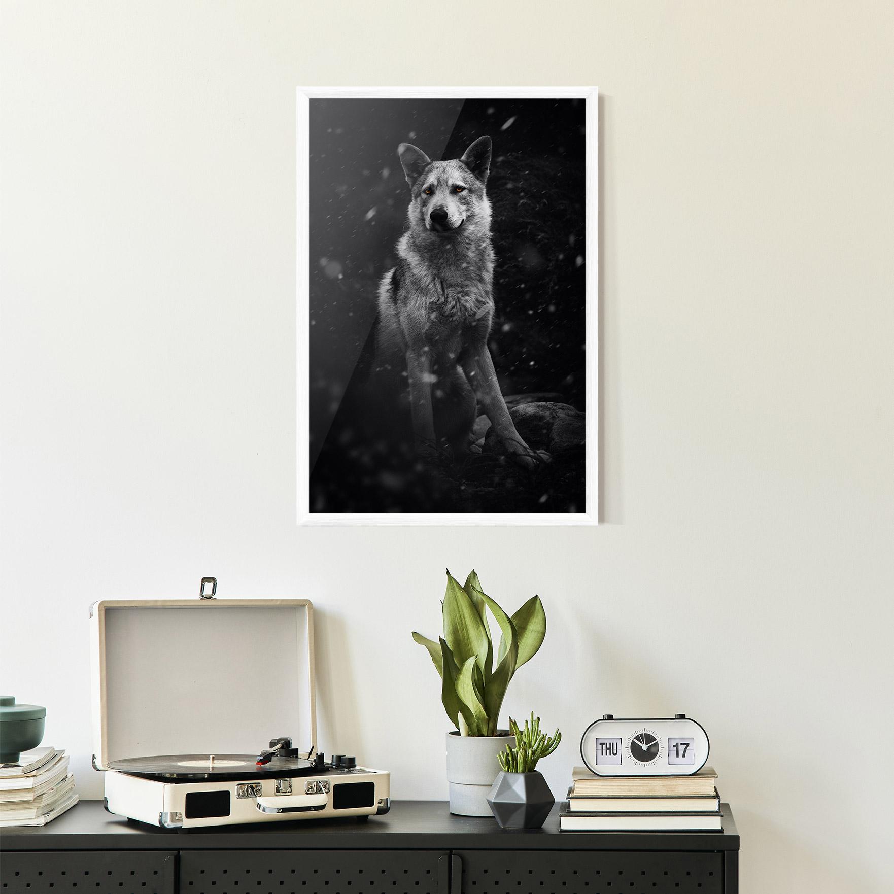 Gerahmte Poster Sitting Wolf mockup 2